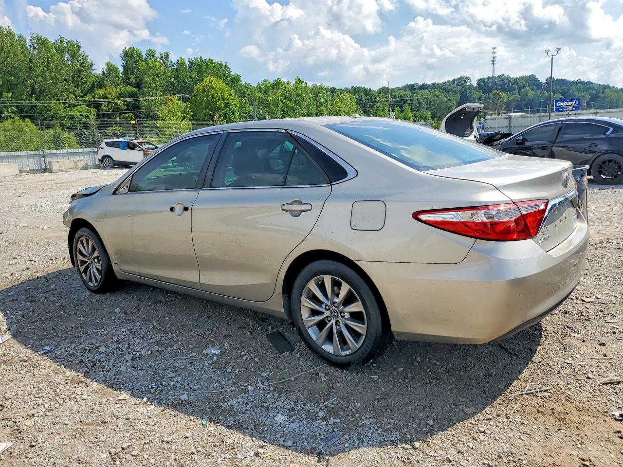 2015 Toyota Camry Xle Gold vin: 4T1BF1FK0FU996340