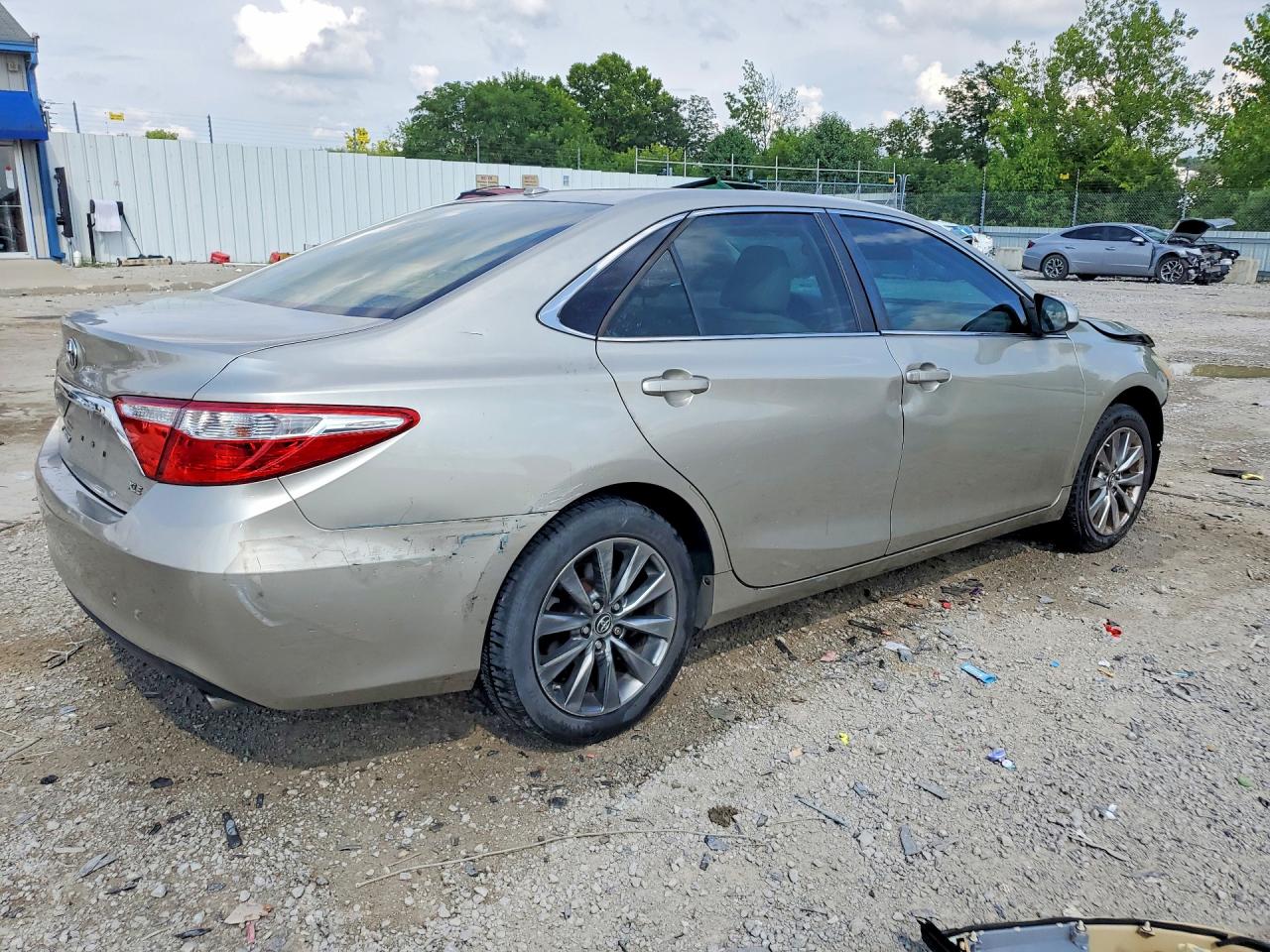 2015 Toyota Camry Xle Gold vin: 4T1BF1FK0FU996340