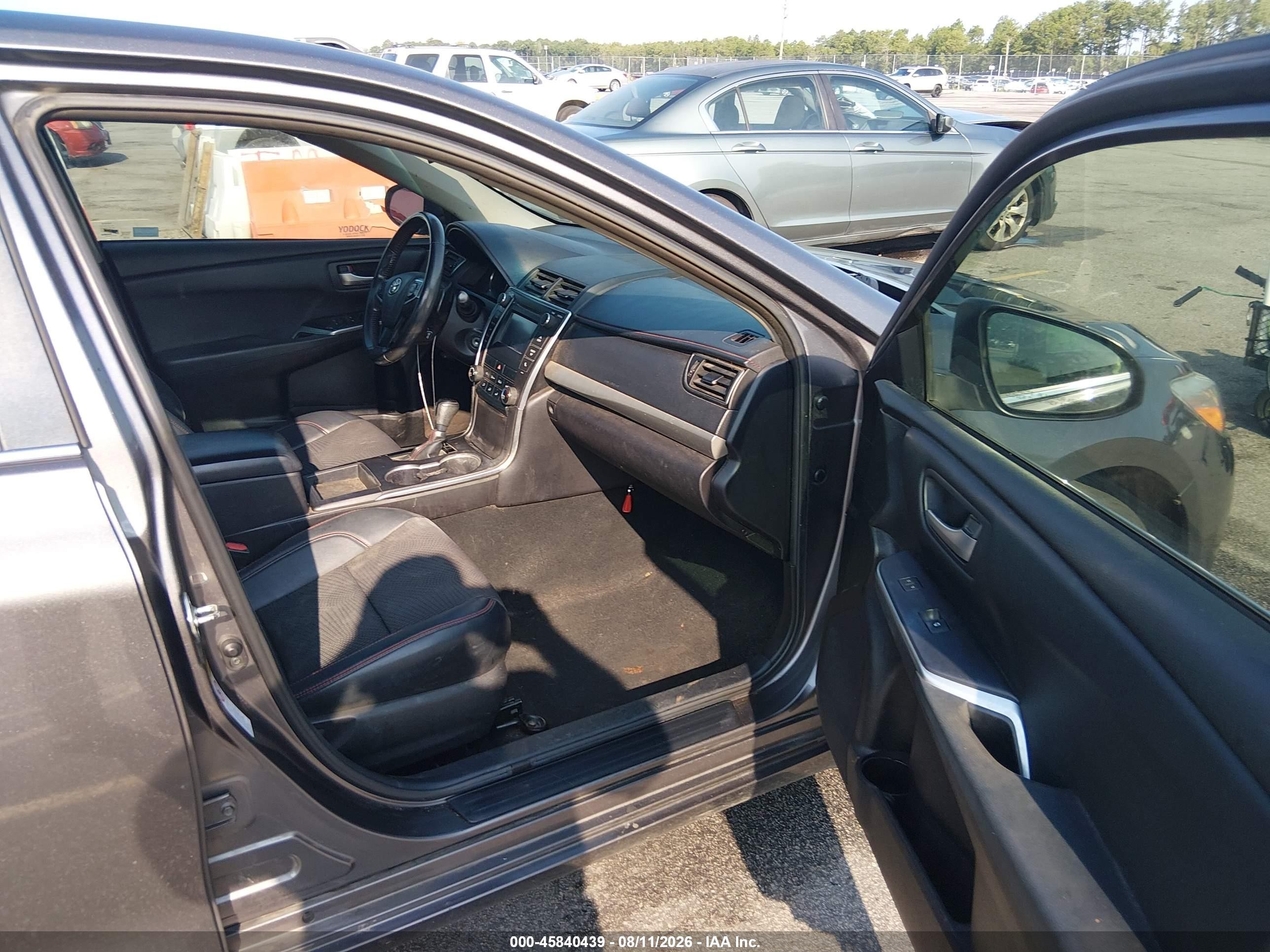 2016 Toyota Camry Se Gray vin: 4T1BF1FK0GU131255