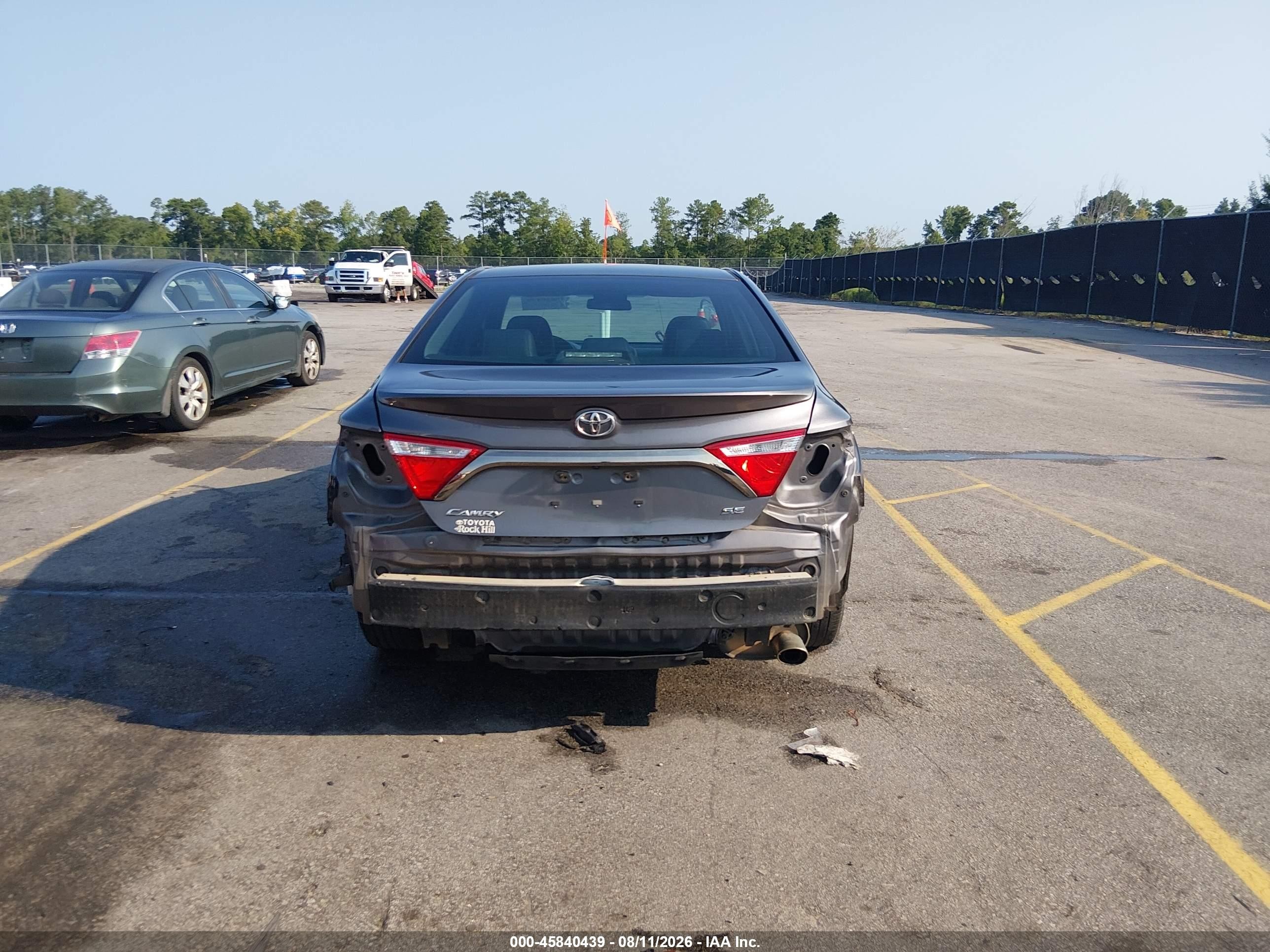 2016 Toyota Camry Se Gray vin: 4T1BF1FK0GU131255