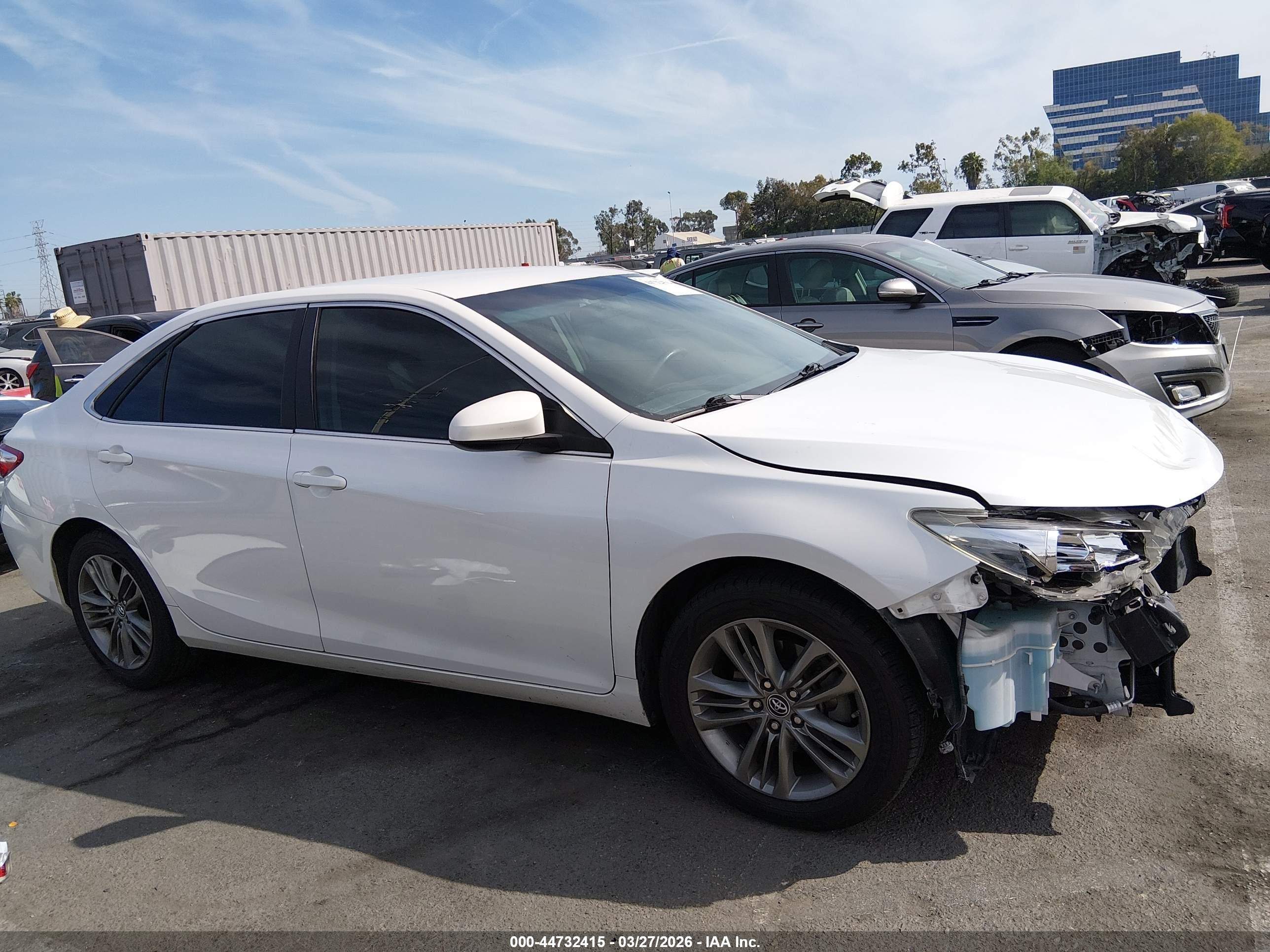 2016 Toyota Camry Se White vin: 4T1BF1FK0GU136925