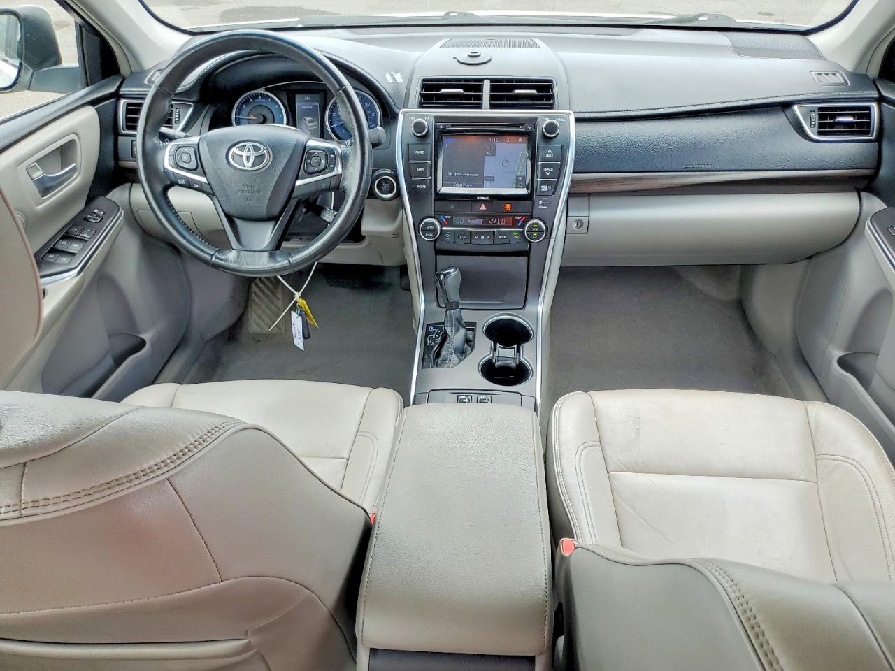 2016 Toyota Camry Xle White vin: 4T1BF1FK0GU579561