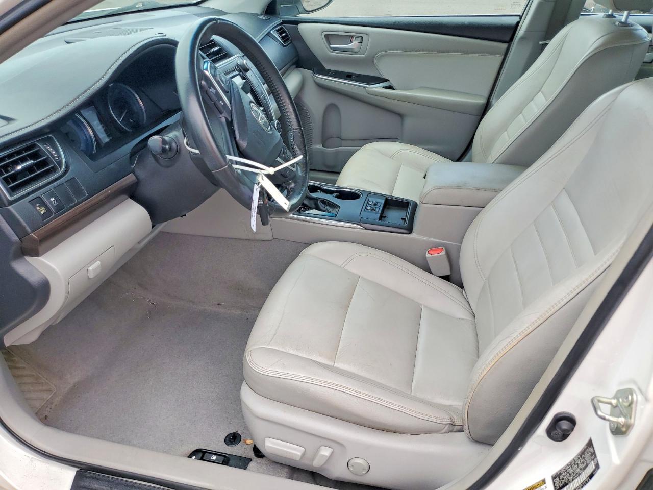 2016 Toyota Camry Xle White vin: 4T1BF1FK0GU579561