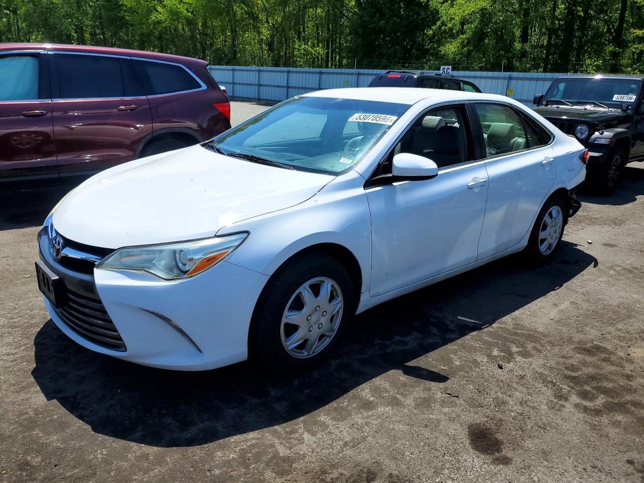 2017 Toyota Camry Le White vin: 4T1BF1FK0HU294117