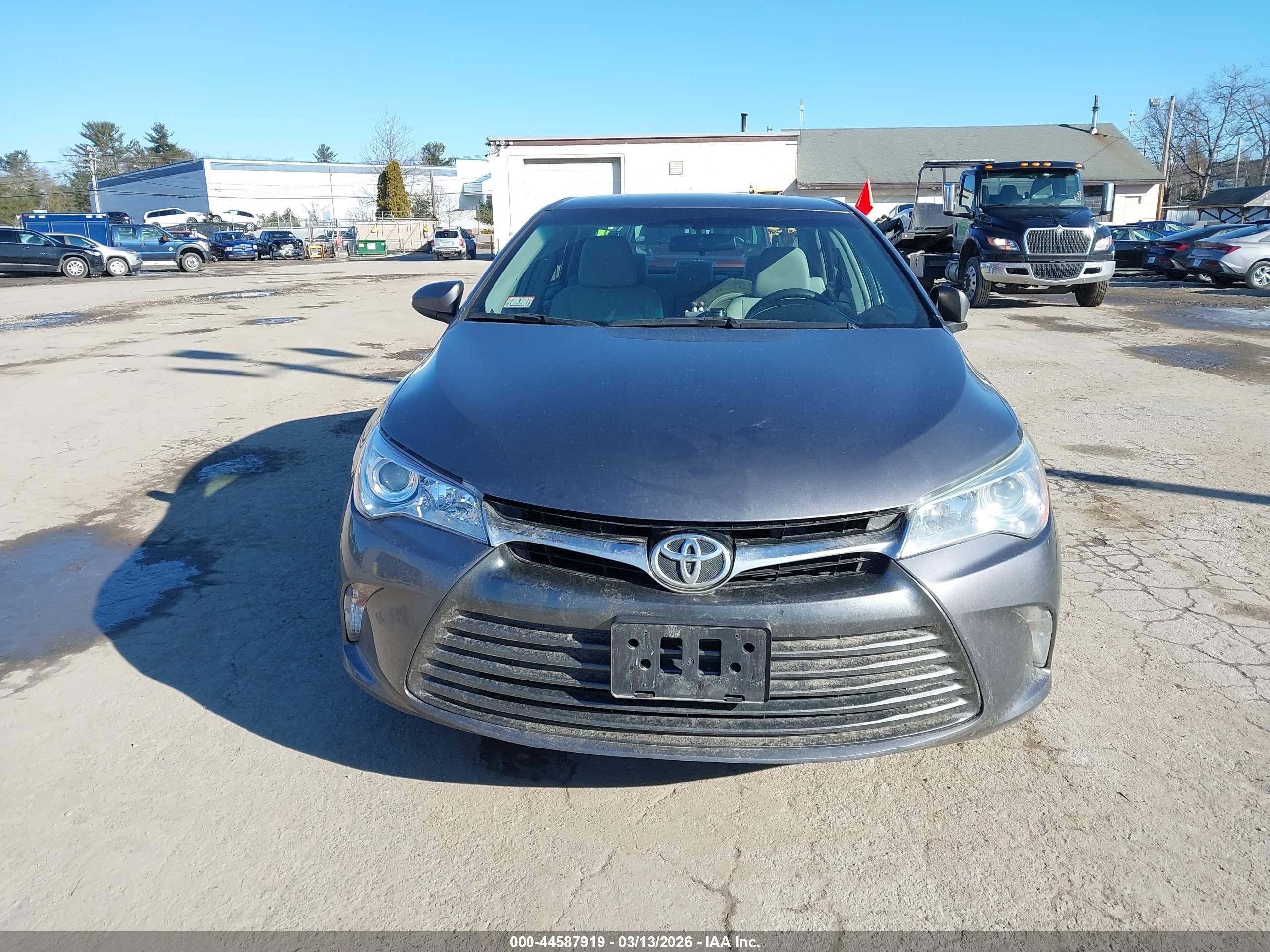 2017 Toyota Camry Le Gray vin: 4T1BF1FK0HU294568