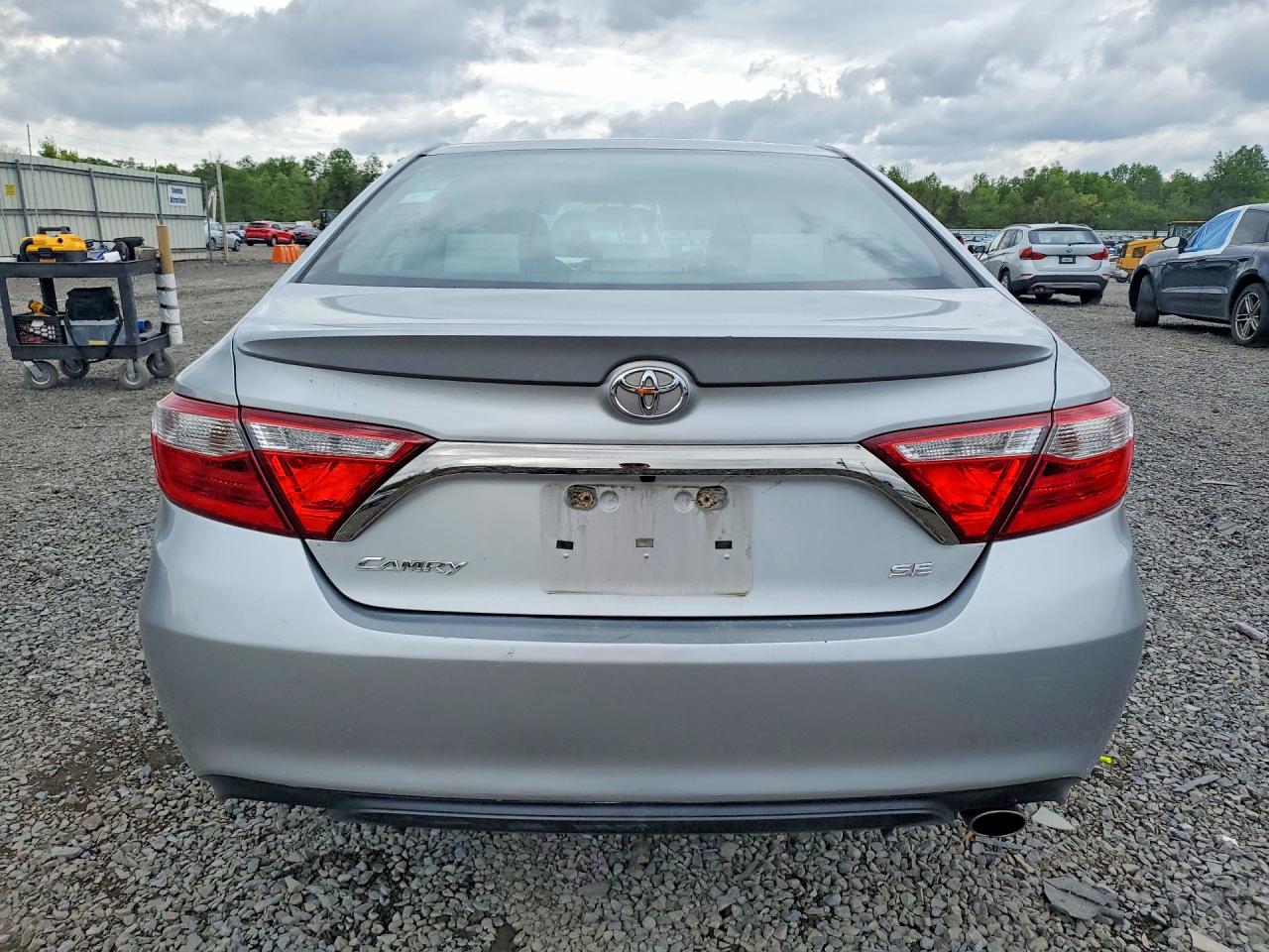 2017 Toyota Camry Se Silver vin: 4T1BF1FK0HU369866