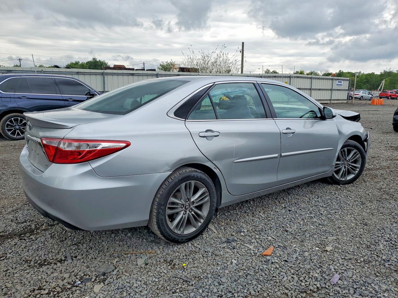 2017 Toyota Camry Se Silver vin: 4T1BF1FK0HU369866