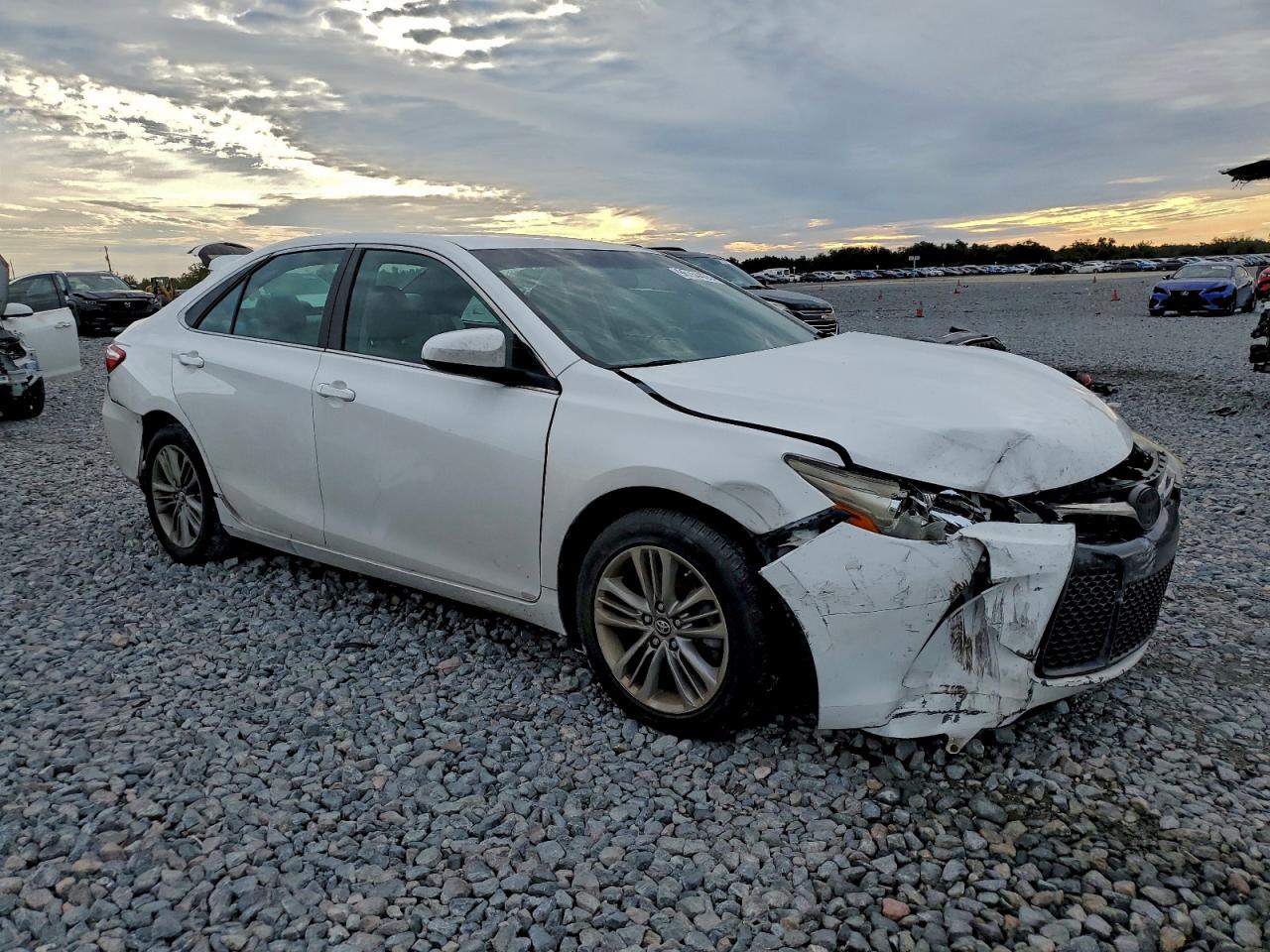 2017 Toyota Camry Se White vin: 4T1BF1FK0HU407595