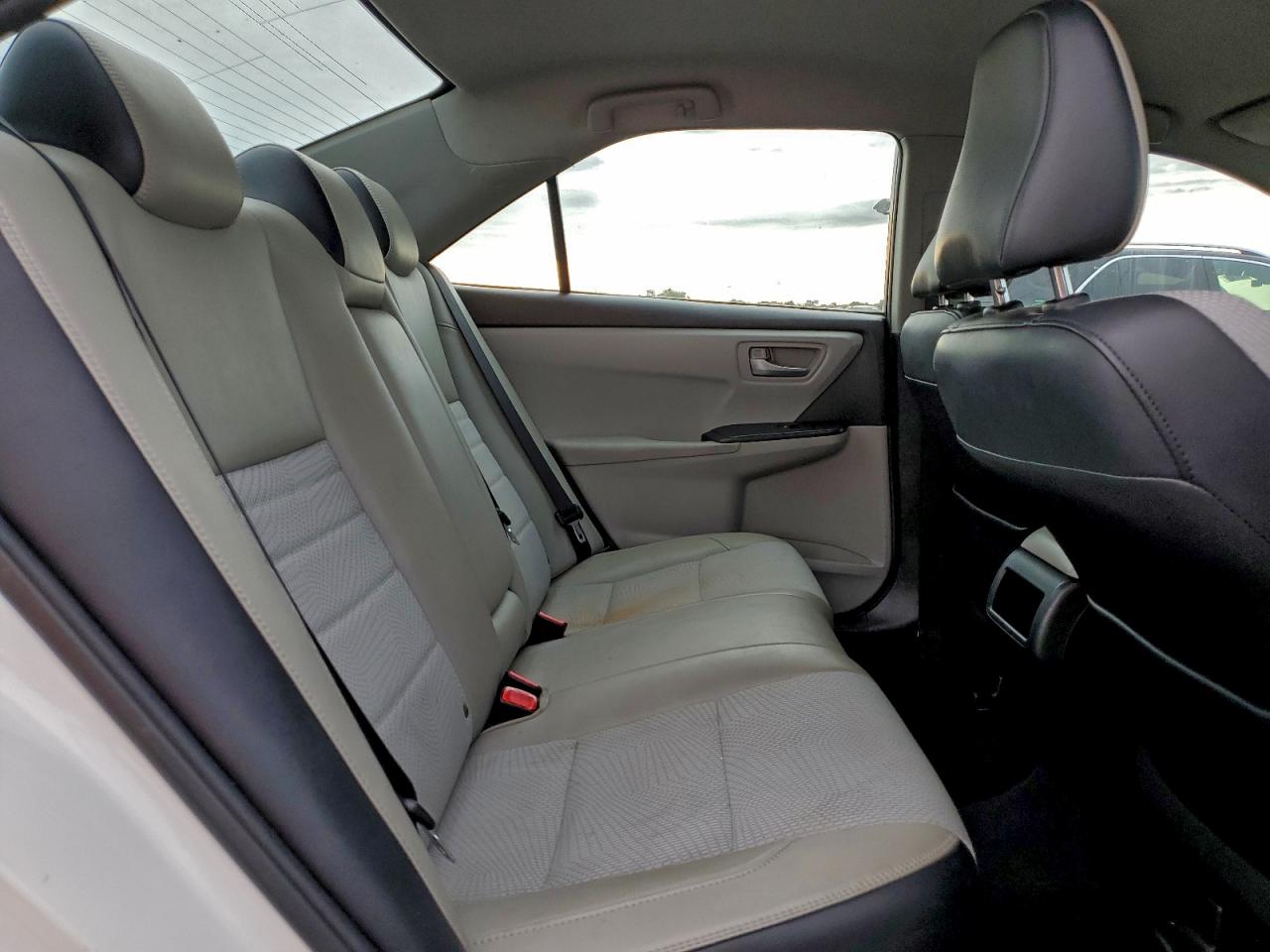 2017 Toyota Camry Se White vin: 4T1BF1FK0HU407595