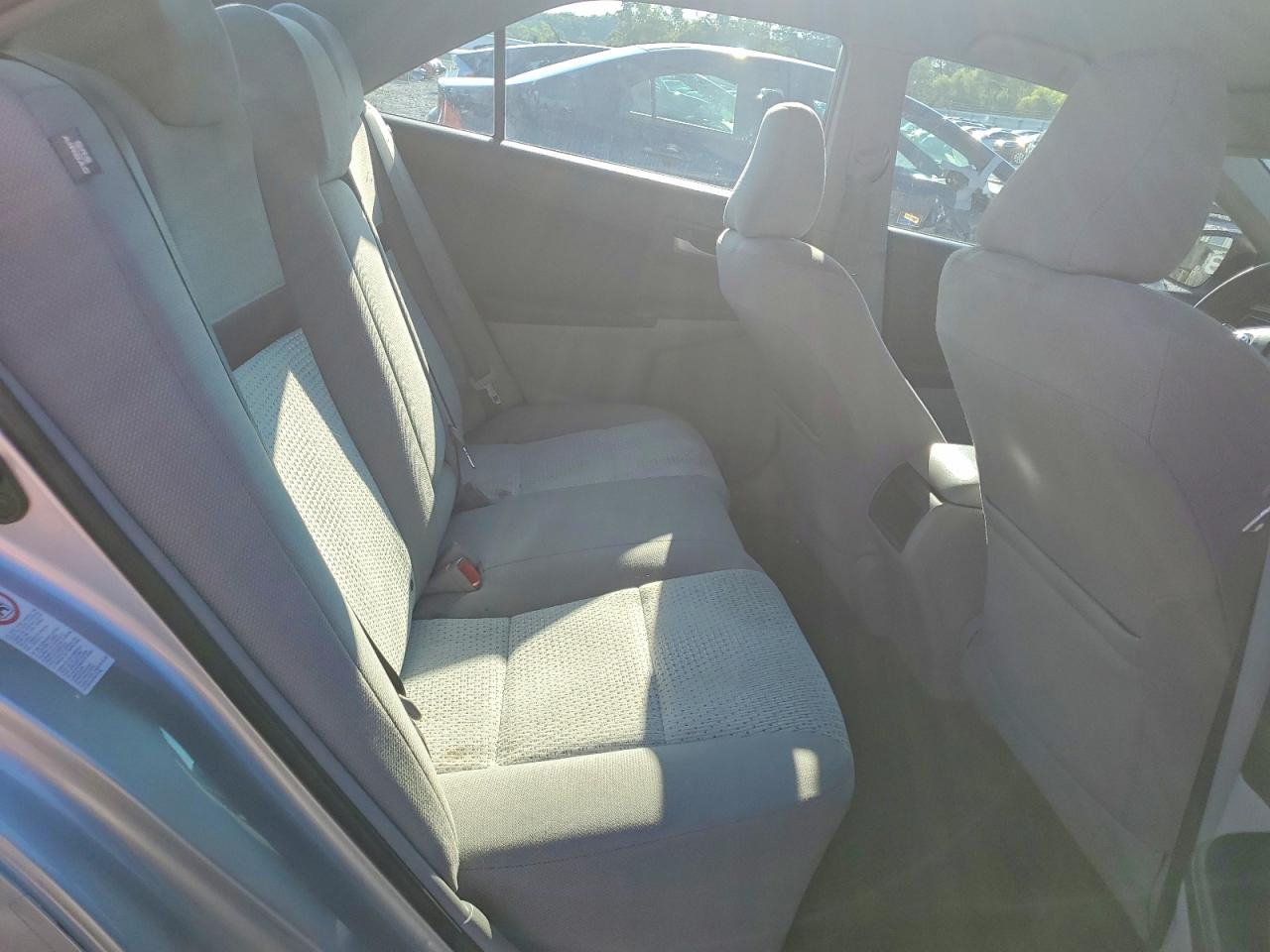 2012 Toyota Camry Le Серебряный vin: 4T1BF1FK1CU035449