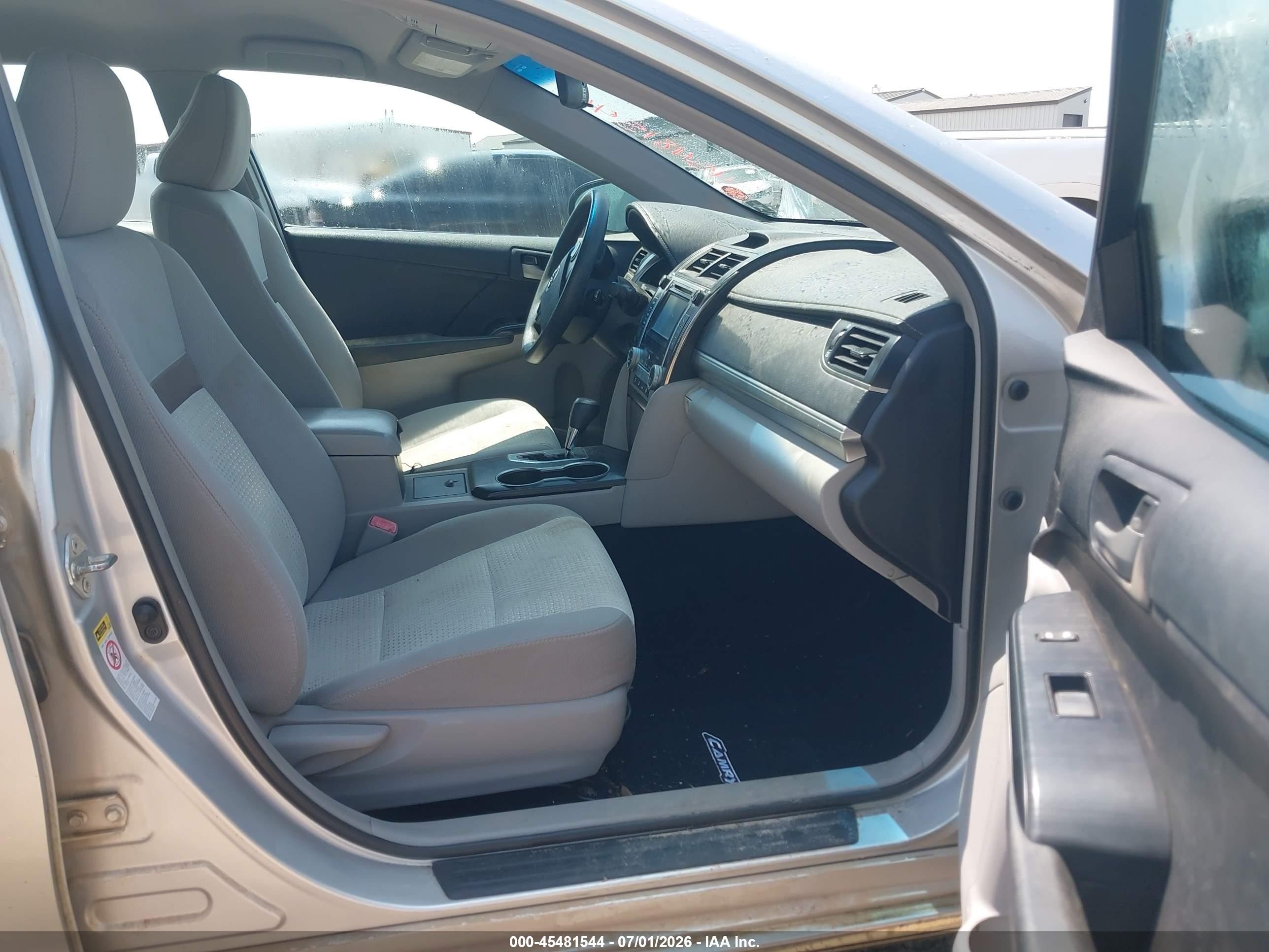 2012 Toyota Camry Le Silver vin: 4T1BF1FK1CU043941