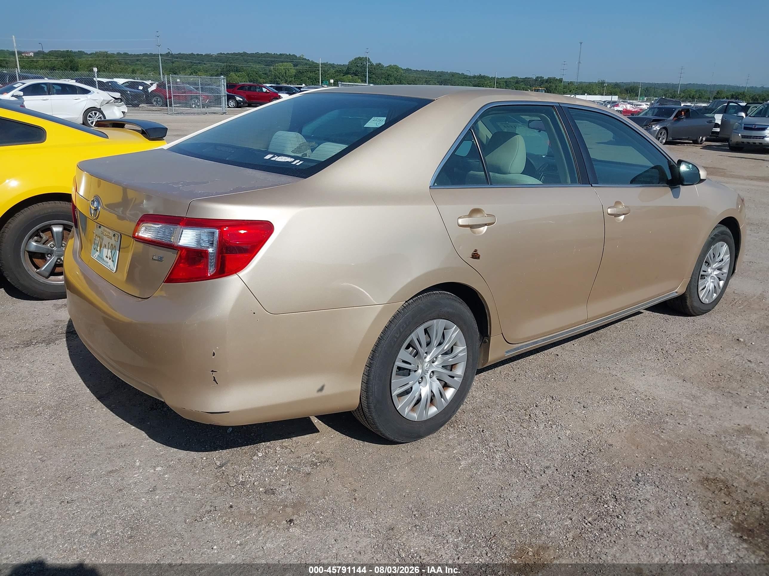 2012 Toyota Camry Le Золотой vin: 4T1BF1FK1CU081525
