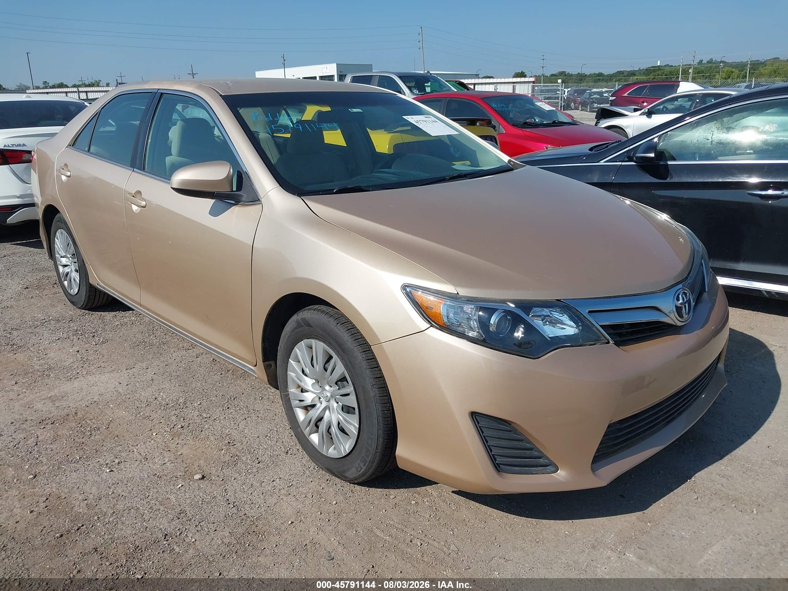 2012 Toyota Camry Le Gold vin: 4T1BF1FK1CU081525