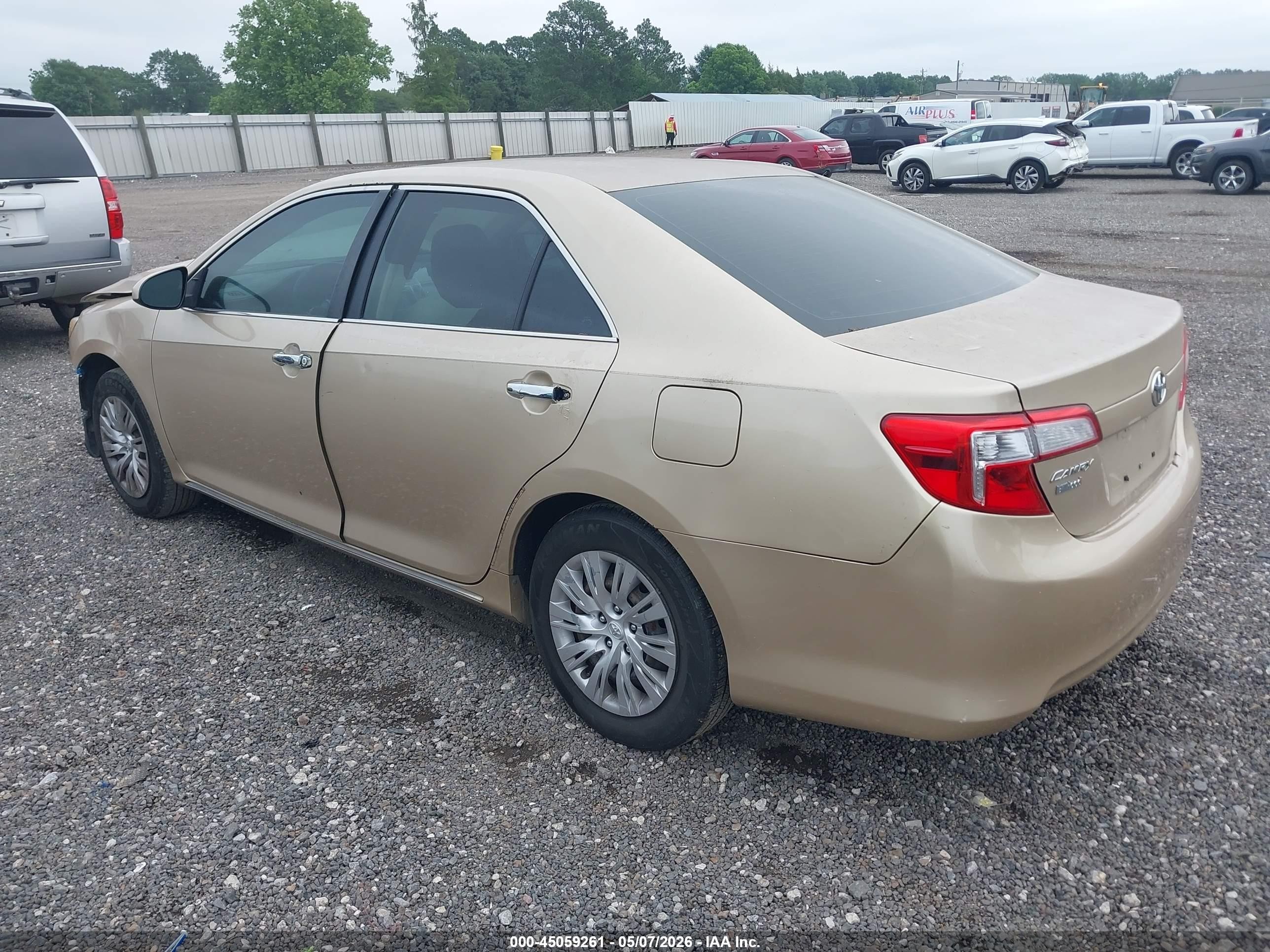 2012 Toyota Camry Le Gold vin: 4T1BF1FK1CU085672