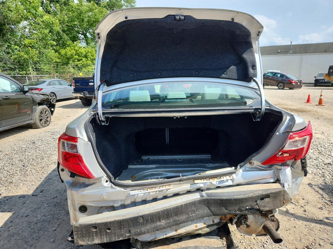 2012 Toyota Camry Le Silver vin: 4T1BF1FK1CU122882