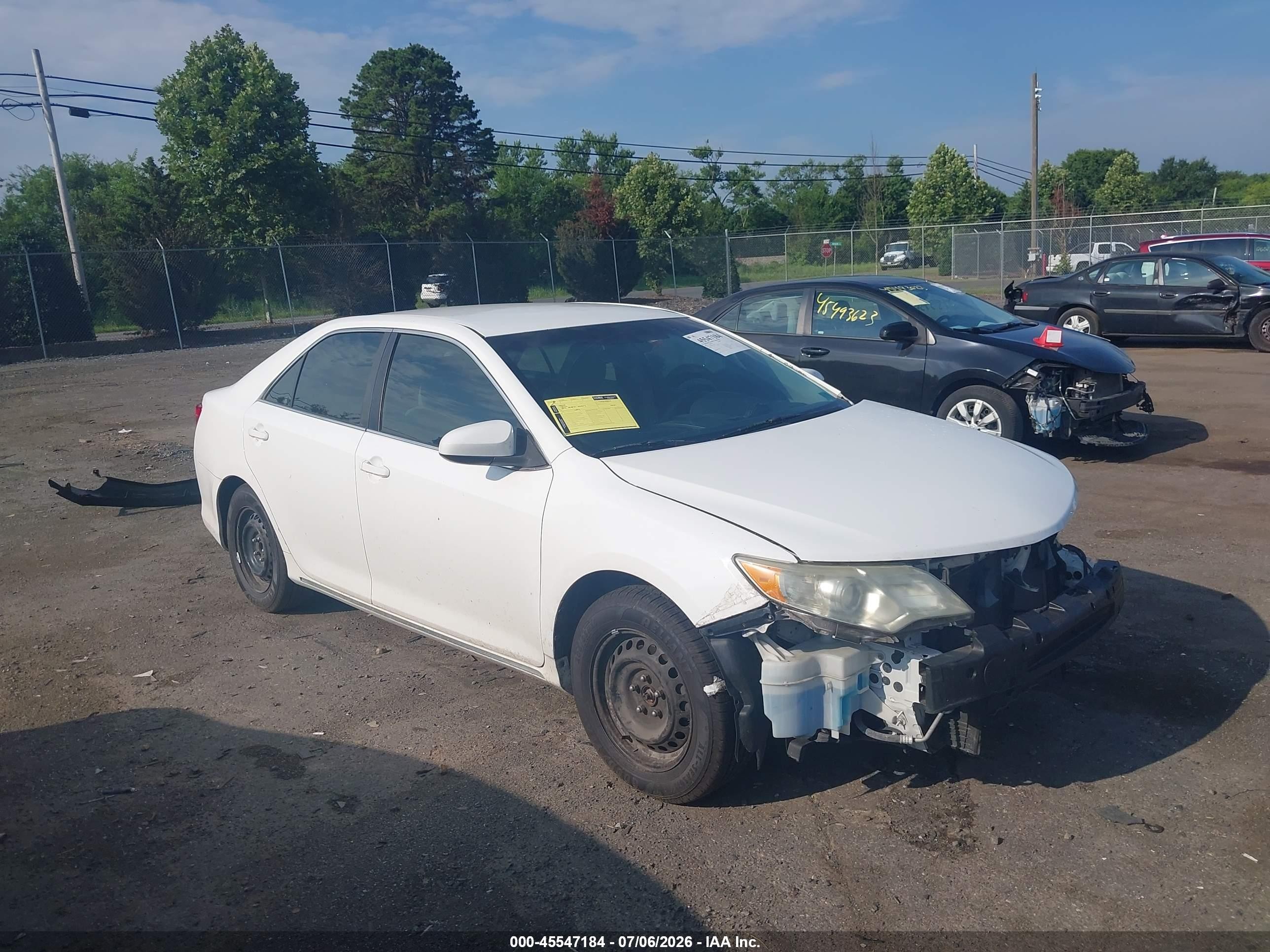 2012 Toyota Camry Le White vin: 4T1BF1FK1CU195704