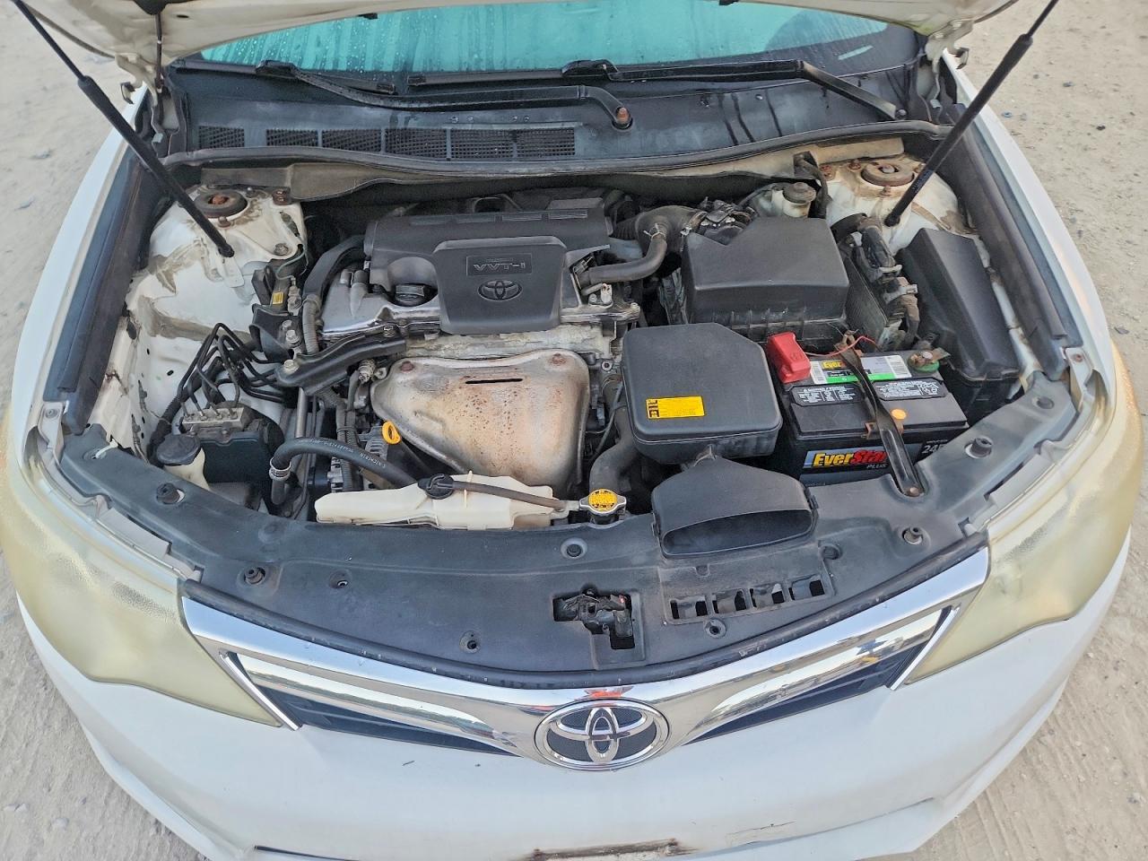 2012 Toyota Camry Le White vin: 4T1BF1FK1CU544232