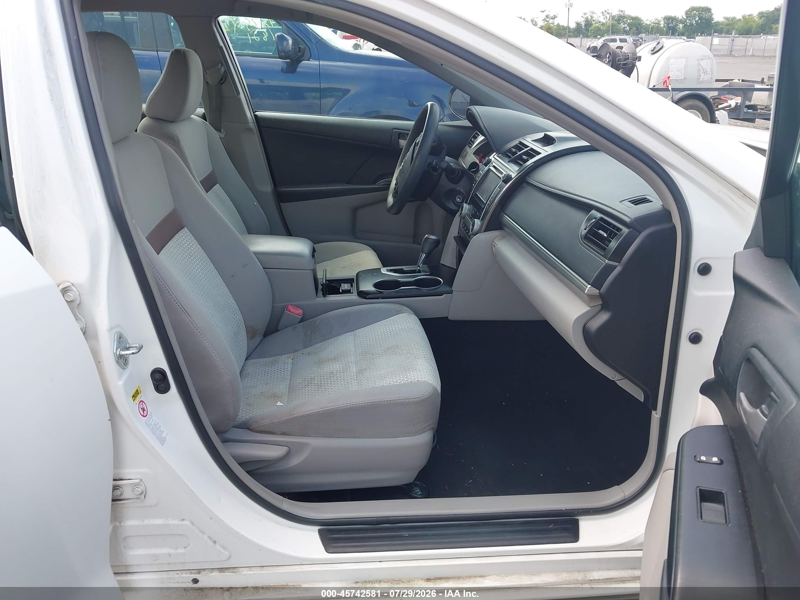 2012 Toyota Camry Le Белый vin: 4T1BF1FK1CU560995