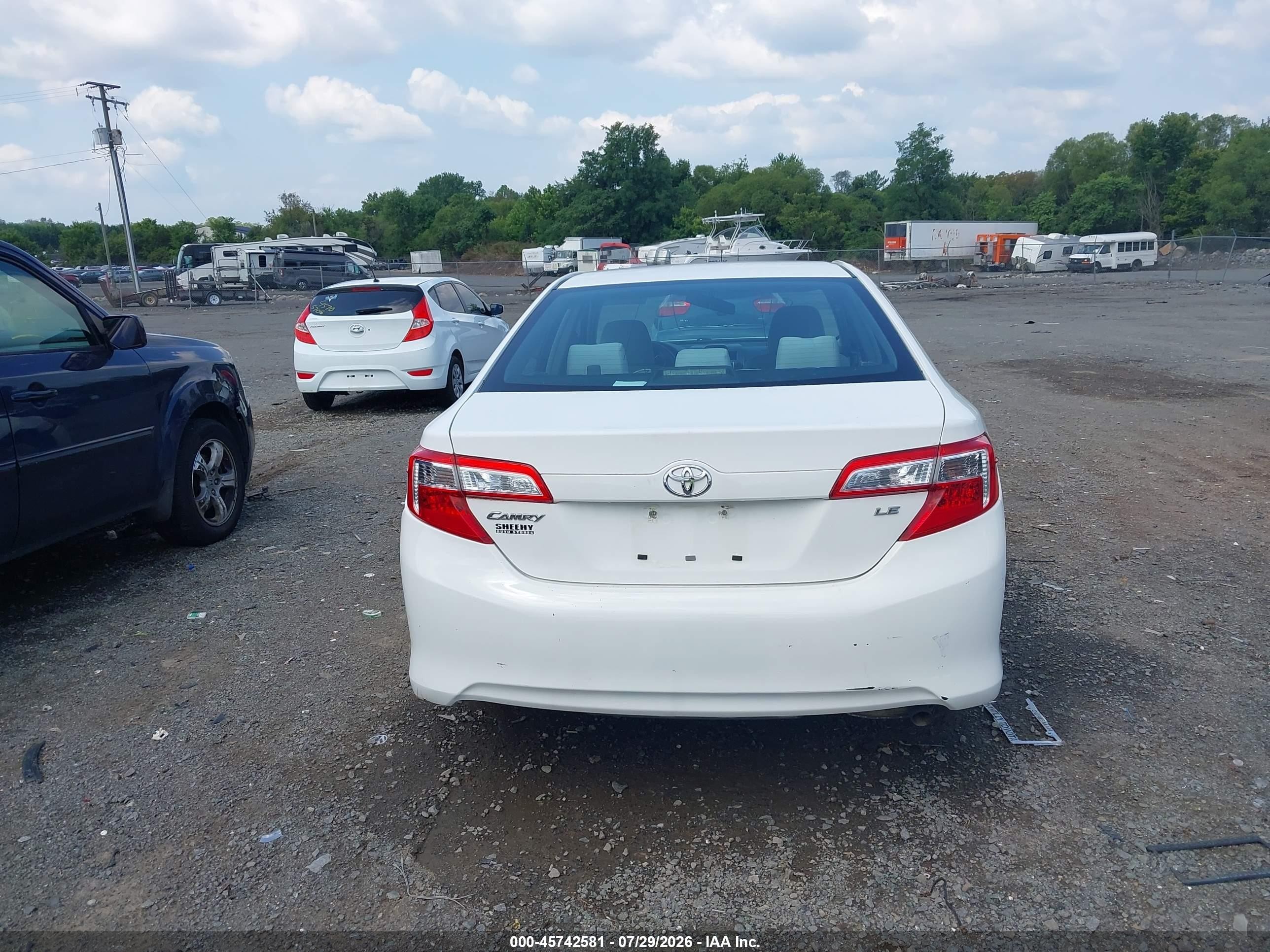 2012 Toyota Camry Le Белый vin: 4T1BF1FK1CU560995