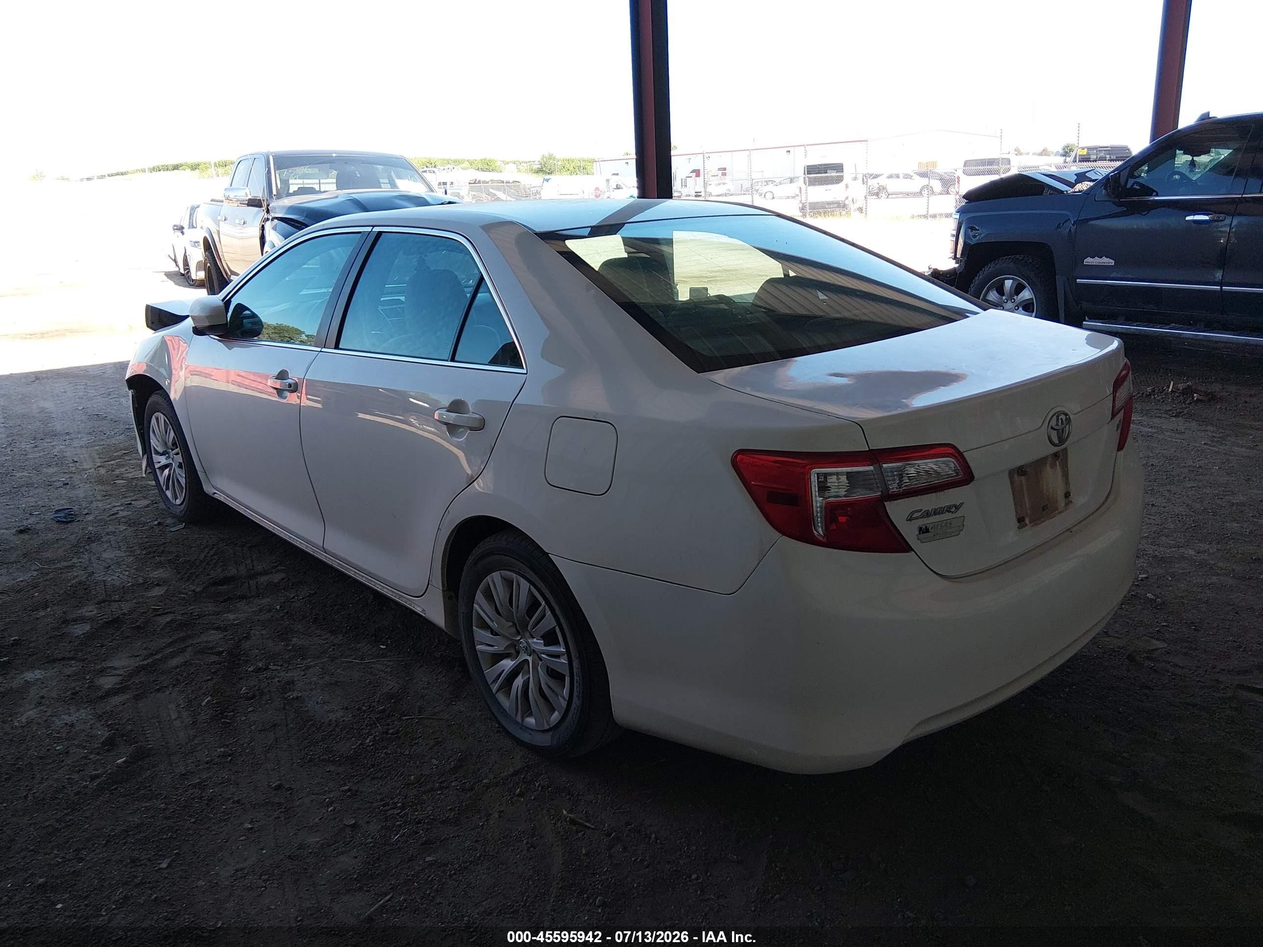 2013 Toyota Camry Le White vin: 4T1BF1FK1DU249441