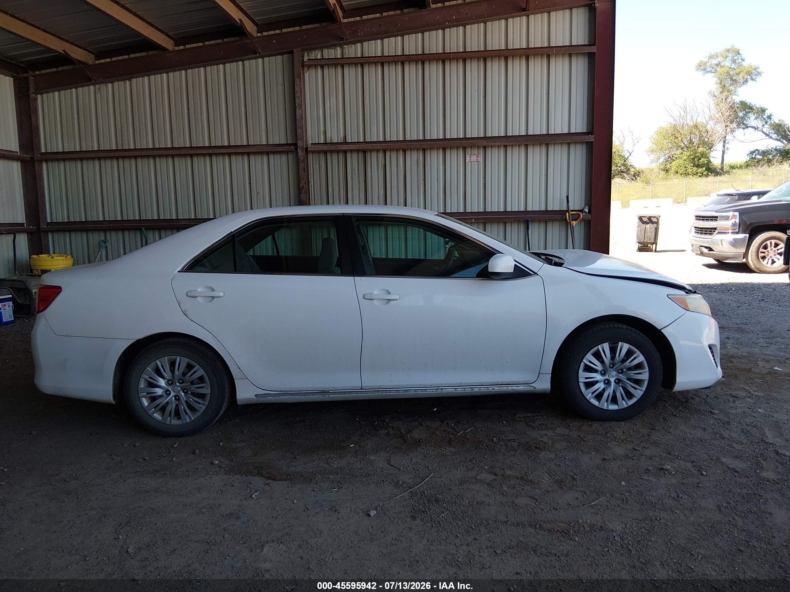 2013 Toyota Camry Le White vin: 4T1BF1FK1DU249441