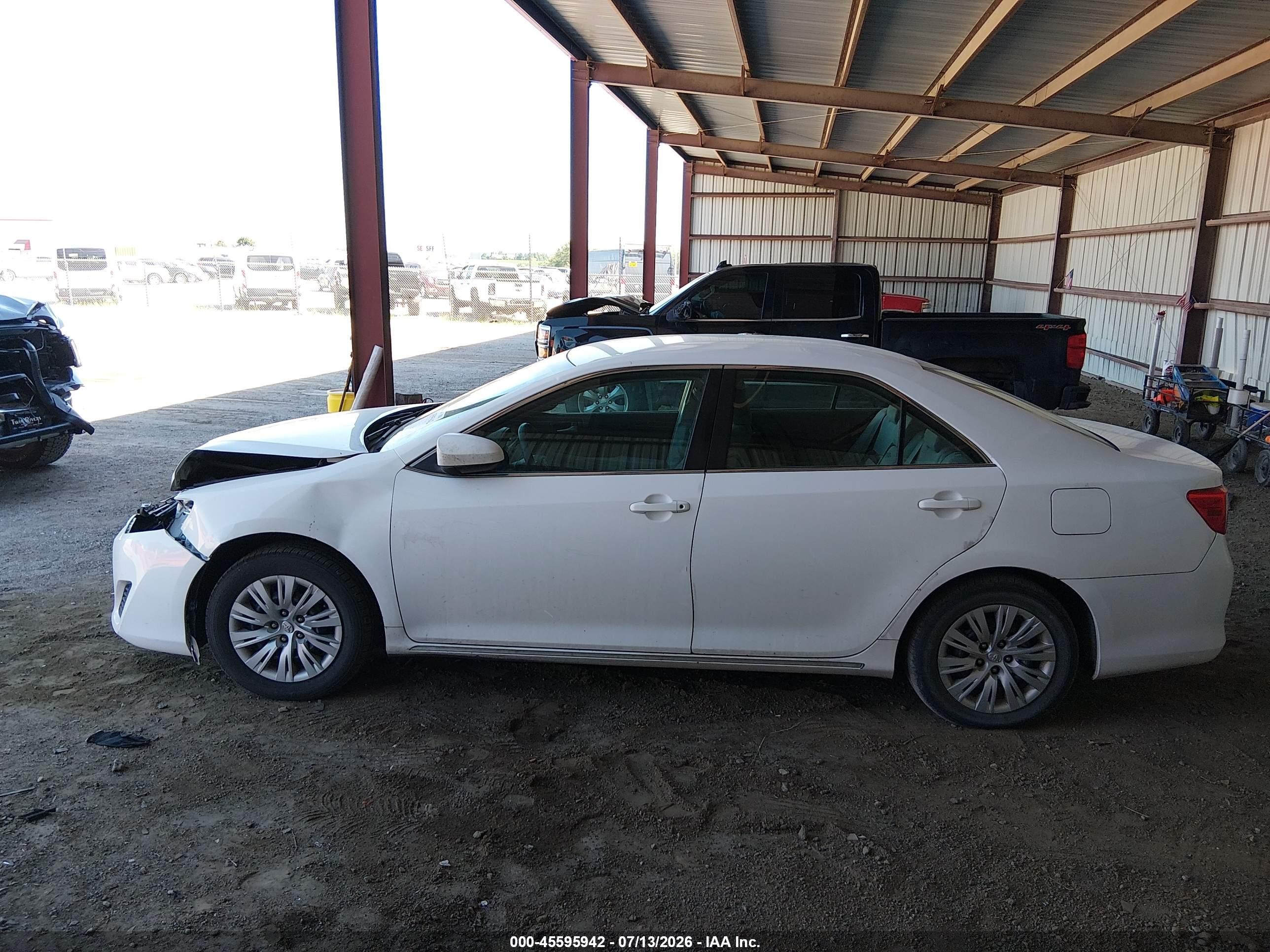 2013 Toyota Camry Le White vin: 4T1BF1FK1DU249441