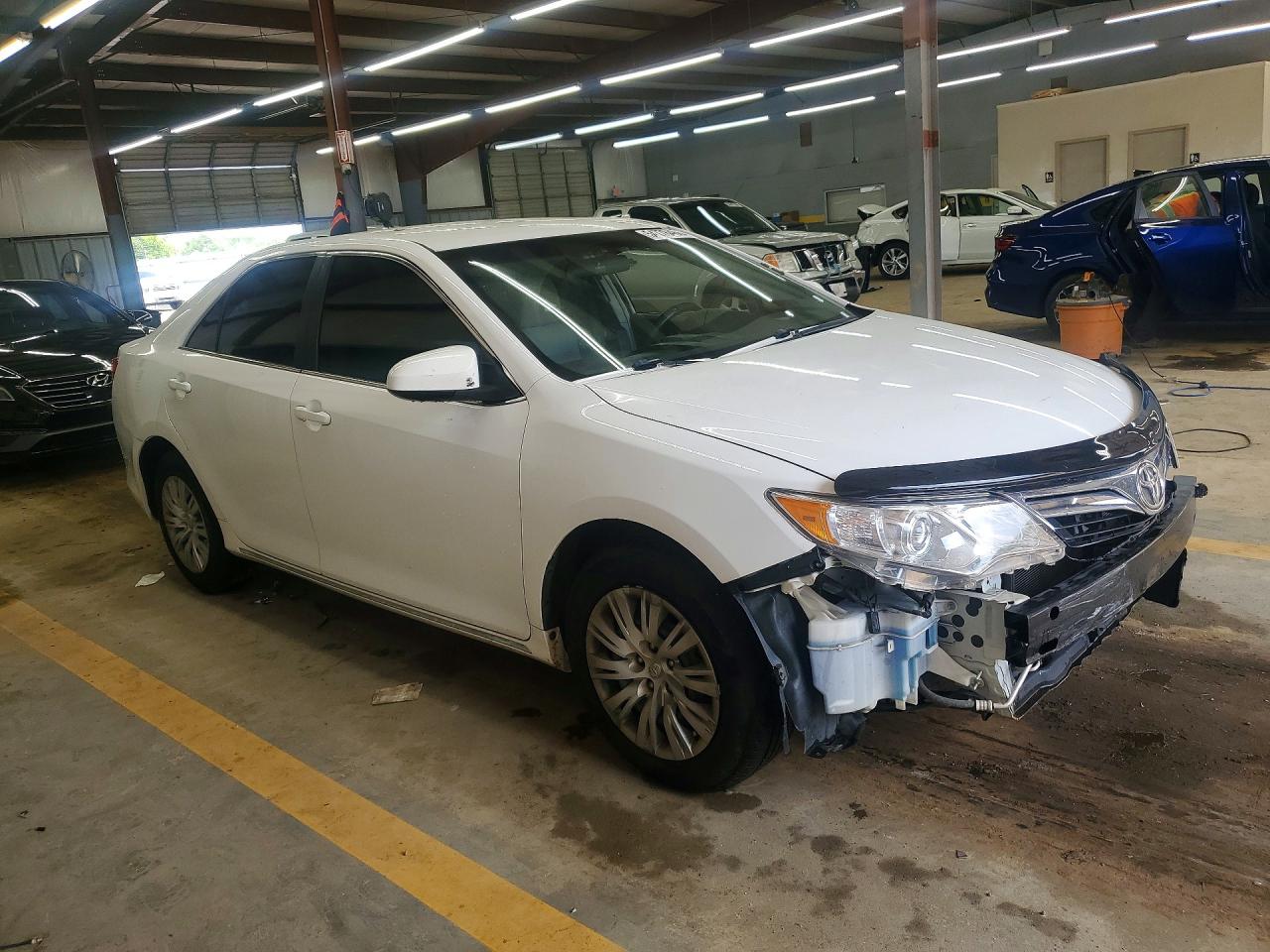 2013 Toyota Camry Le White vin: 4T1BF1FK1DU277367