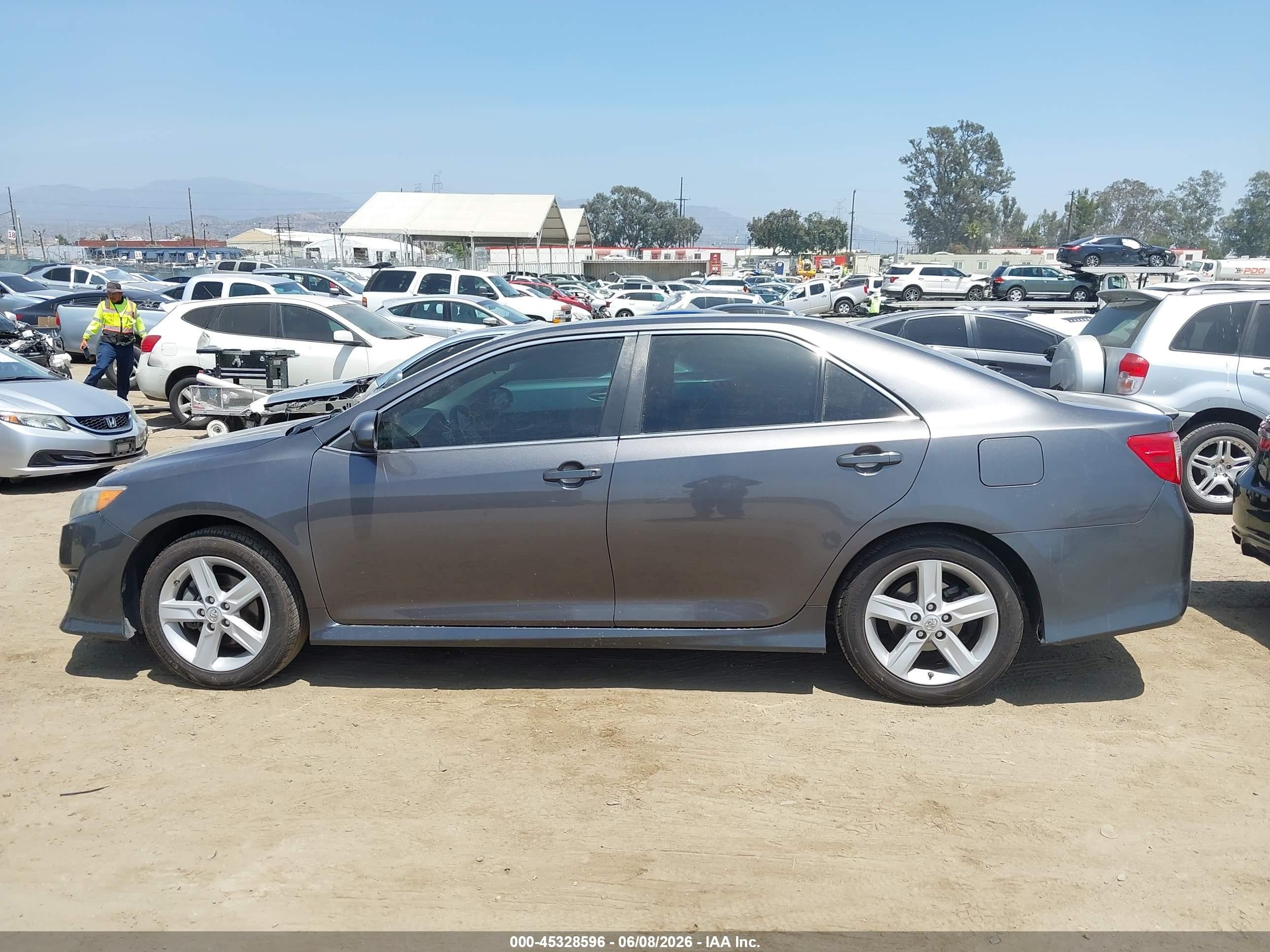 2013 Toyota Camry Se Gray vin: 4T1BF1FK1DU703025