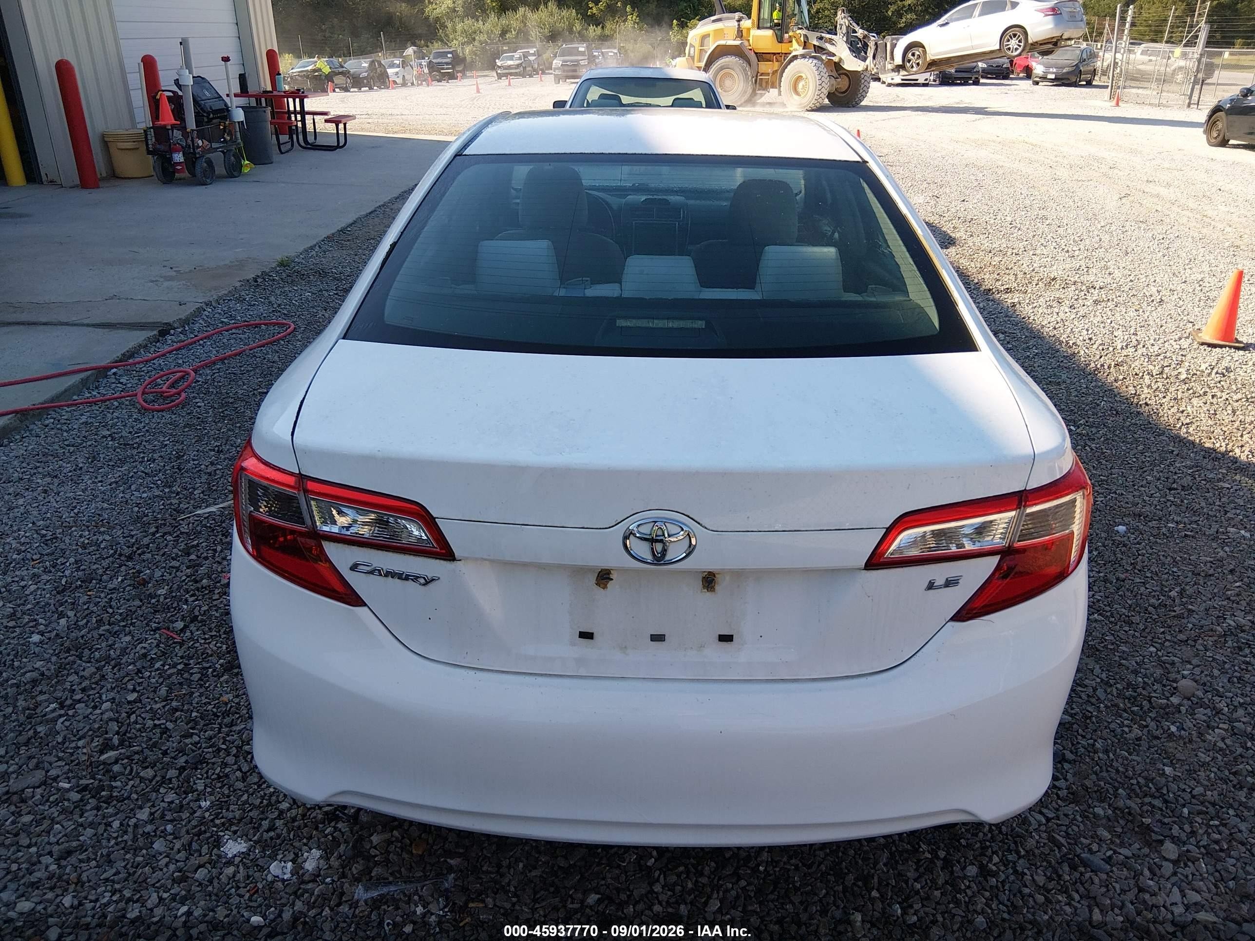 2014 Toyota Camry Le White vin: 4T1BF1FK1EU308750