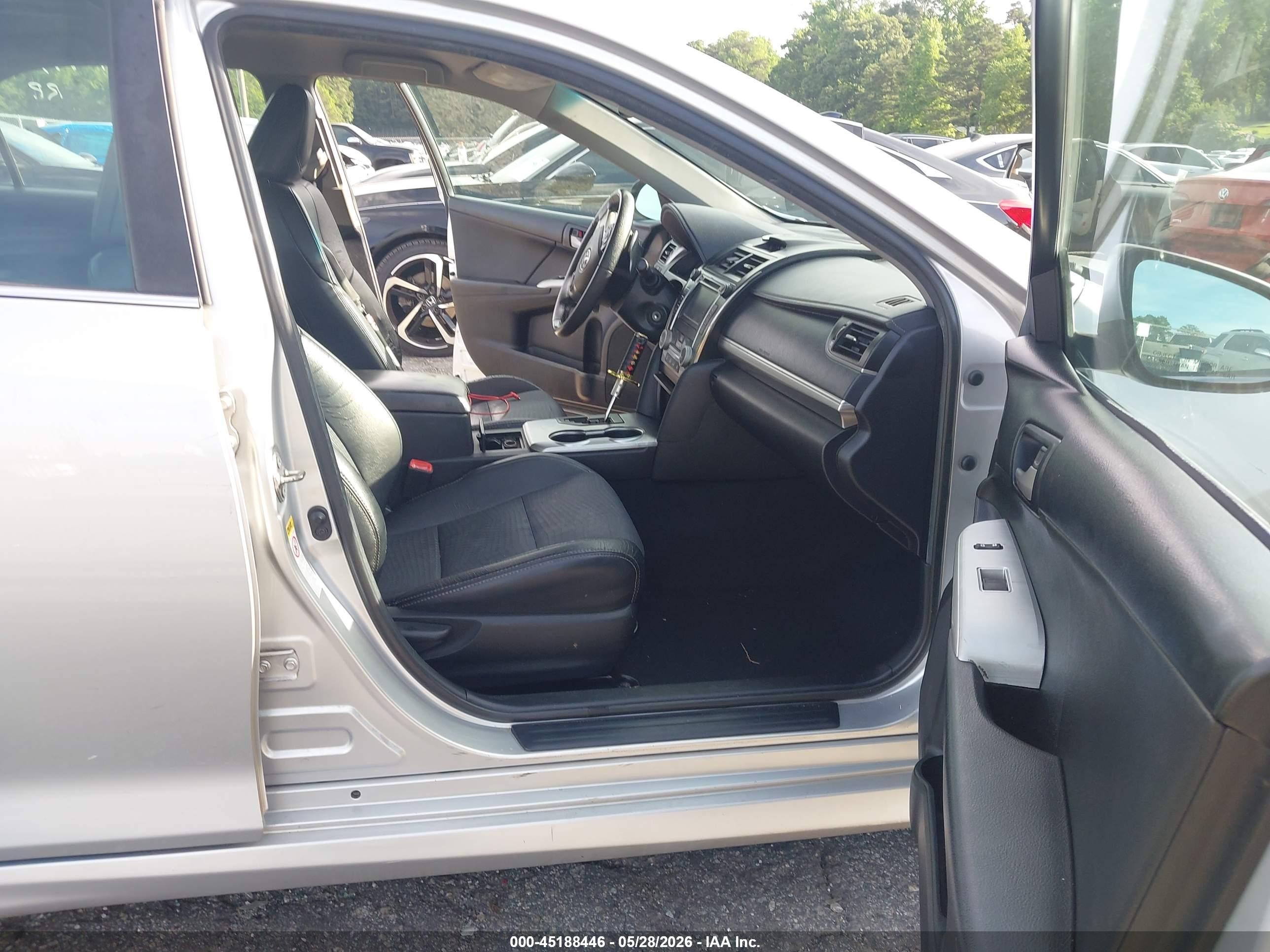 2014 Toyota Camry Se Silver vin: 4T1BF1FK1EU321191