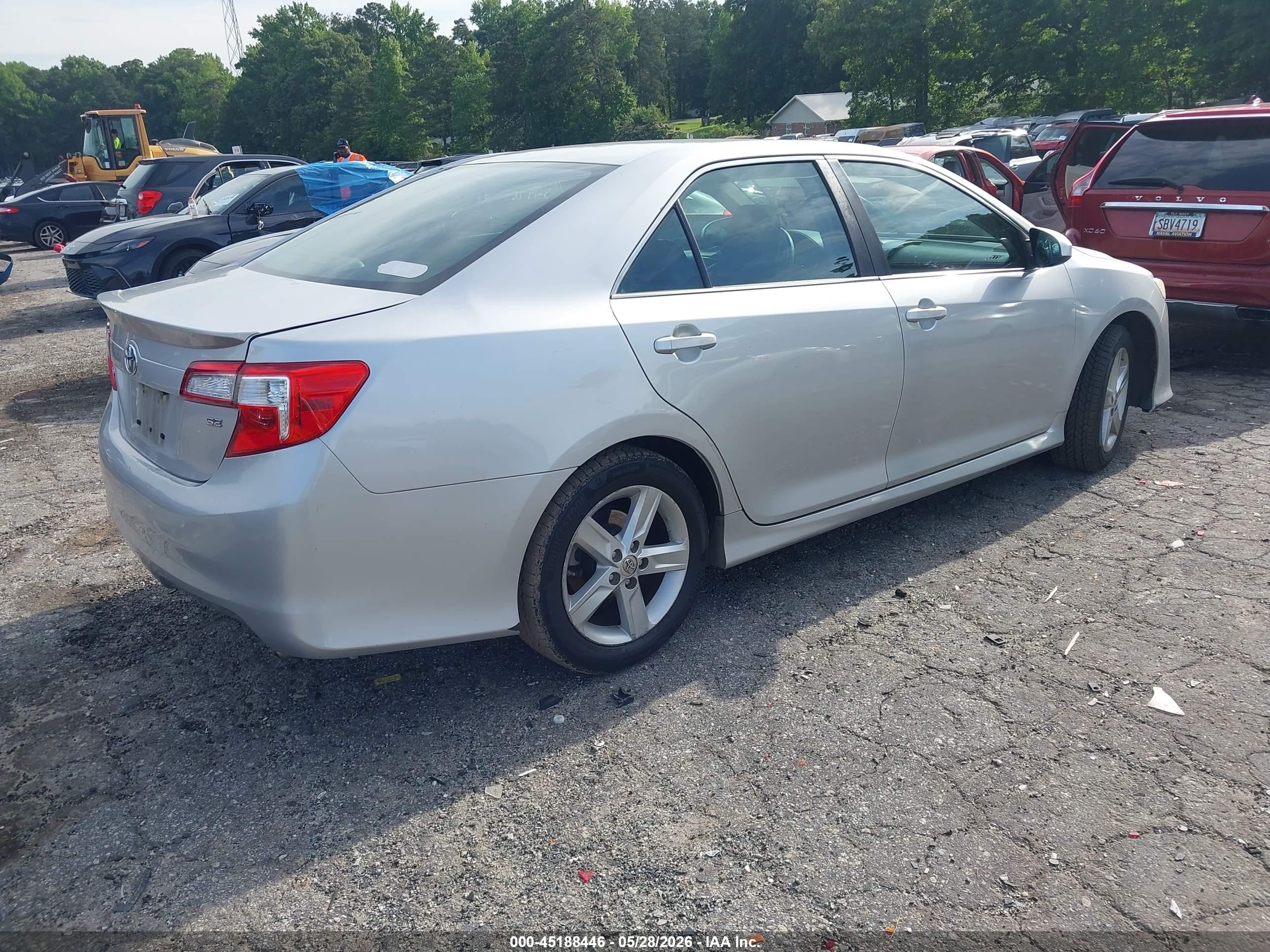 2014 Toyota Camry Se Silver vin: 4T1BF1FK1EU321191