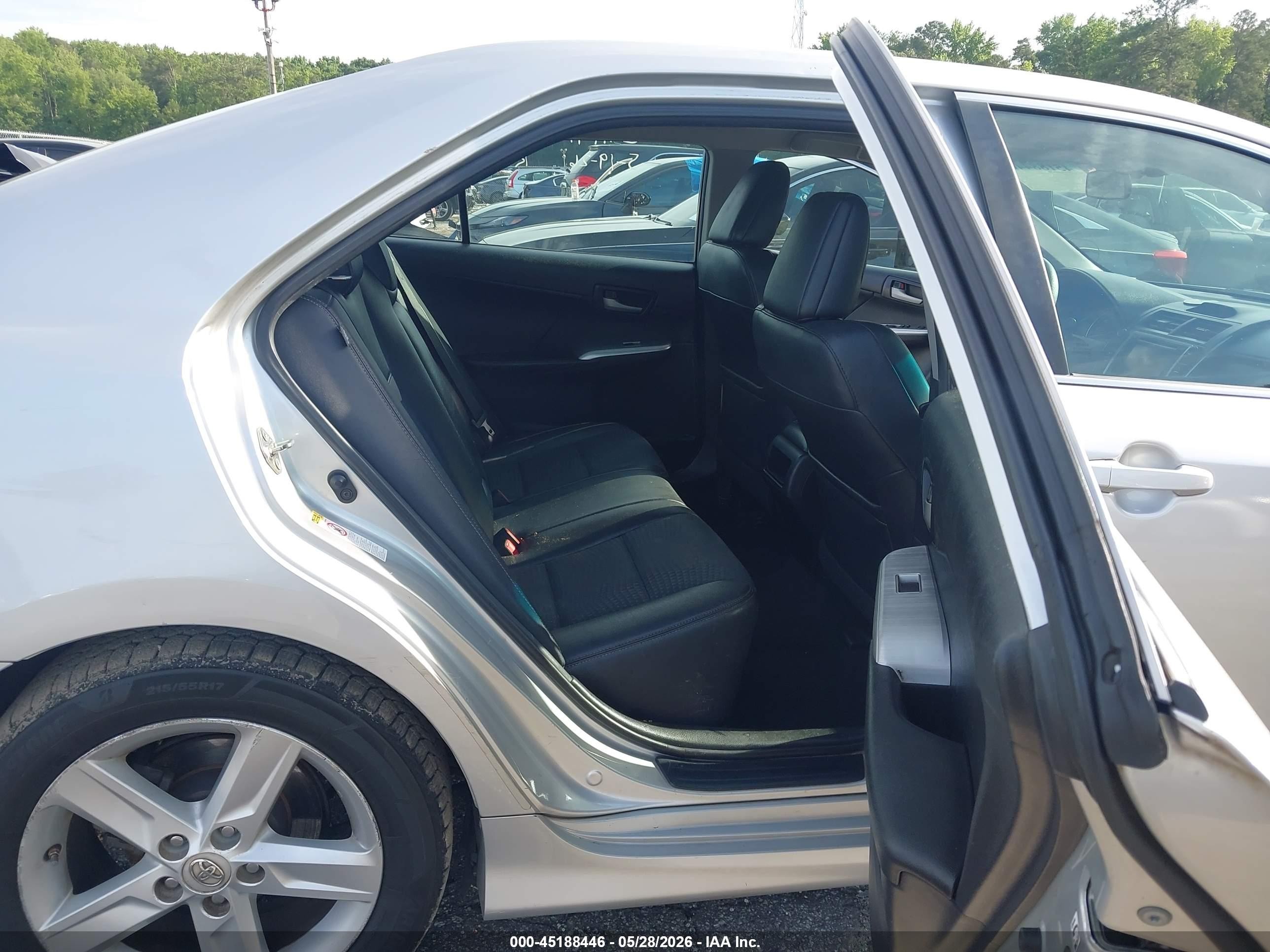 2014 Toyota Camry Se Silver vin: 4T1BF1FK1EU321191