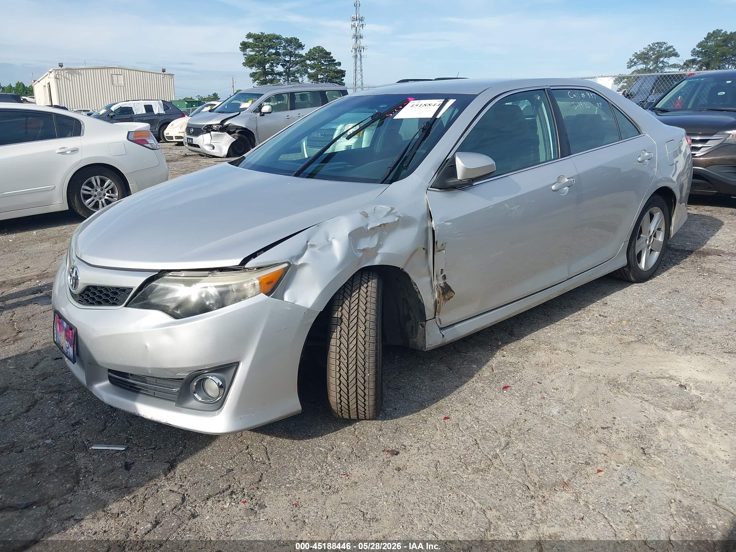 2014 Toyota Camry Se Silver vin: 4T1BF1FK1EU321191