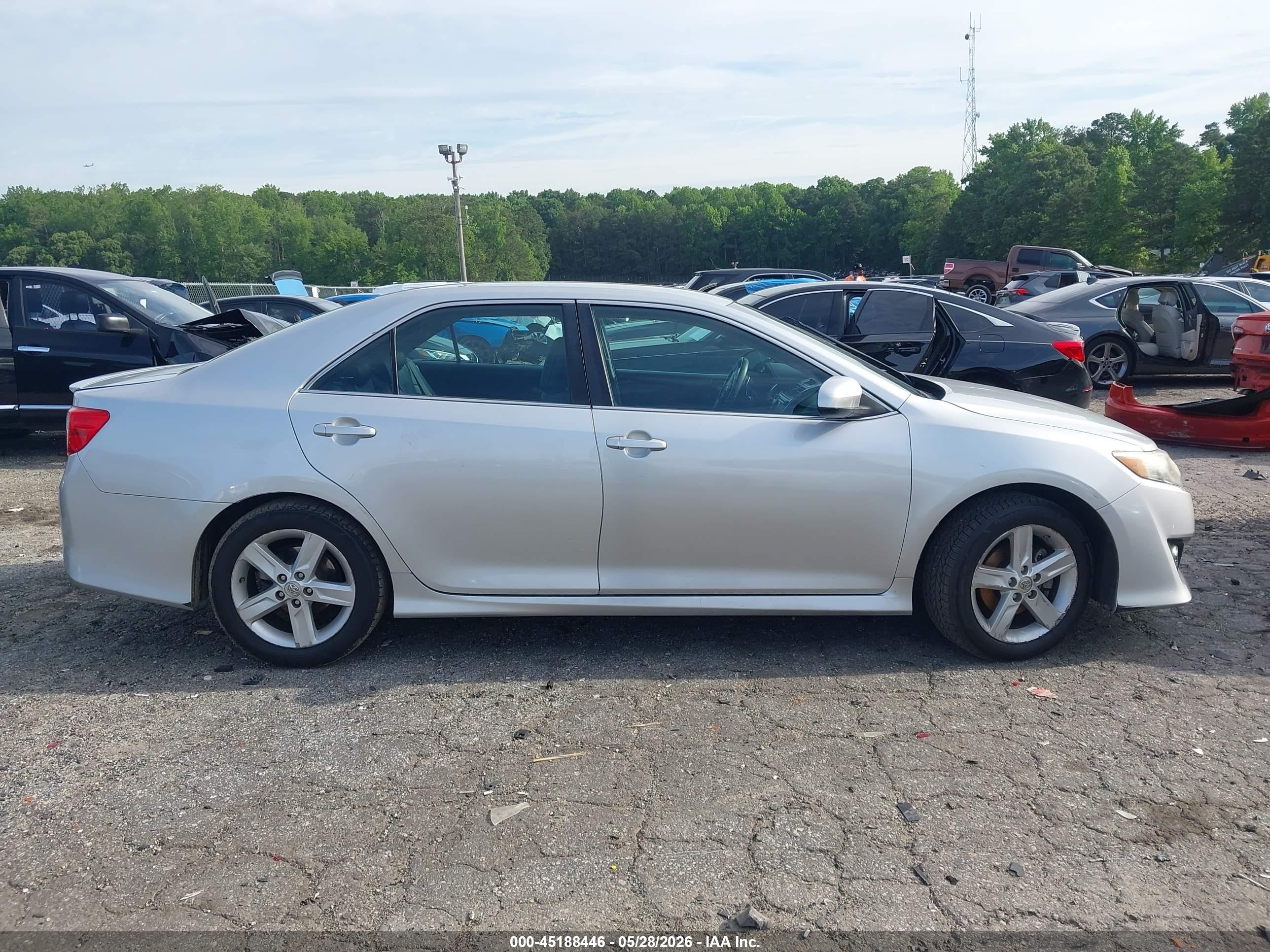 2014 Toyota Camry Se Silver vin: 4T1BF1FK1EU321191