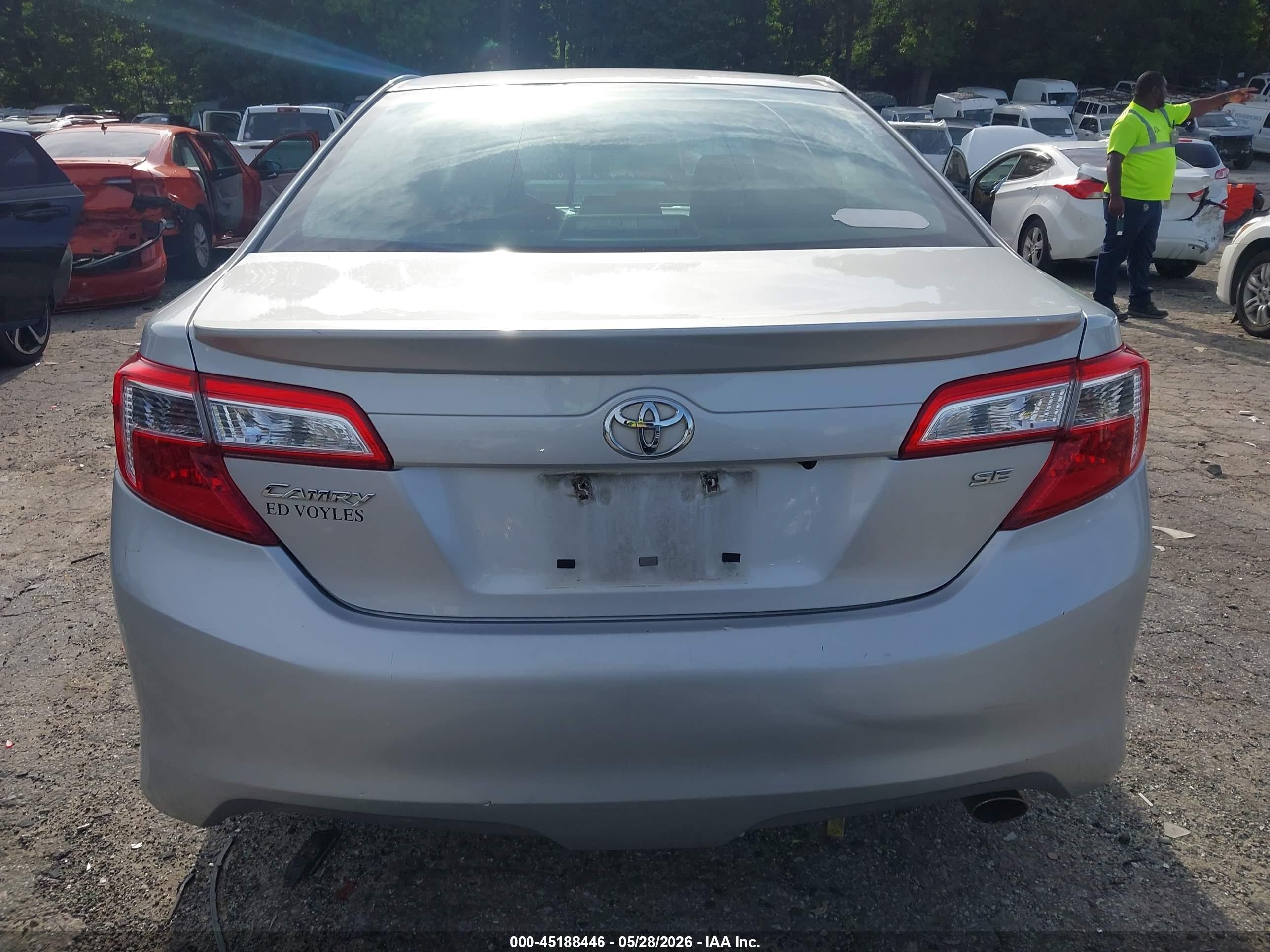 2014 Toyota Camry Se Silver vin: 4T1BF1FK1EU321191
