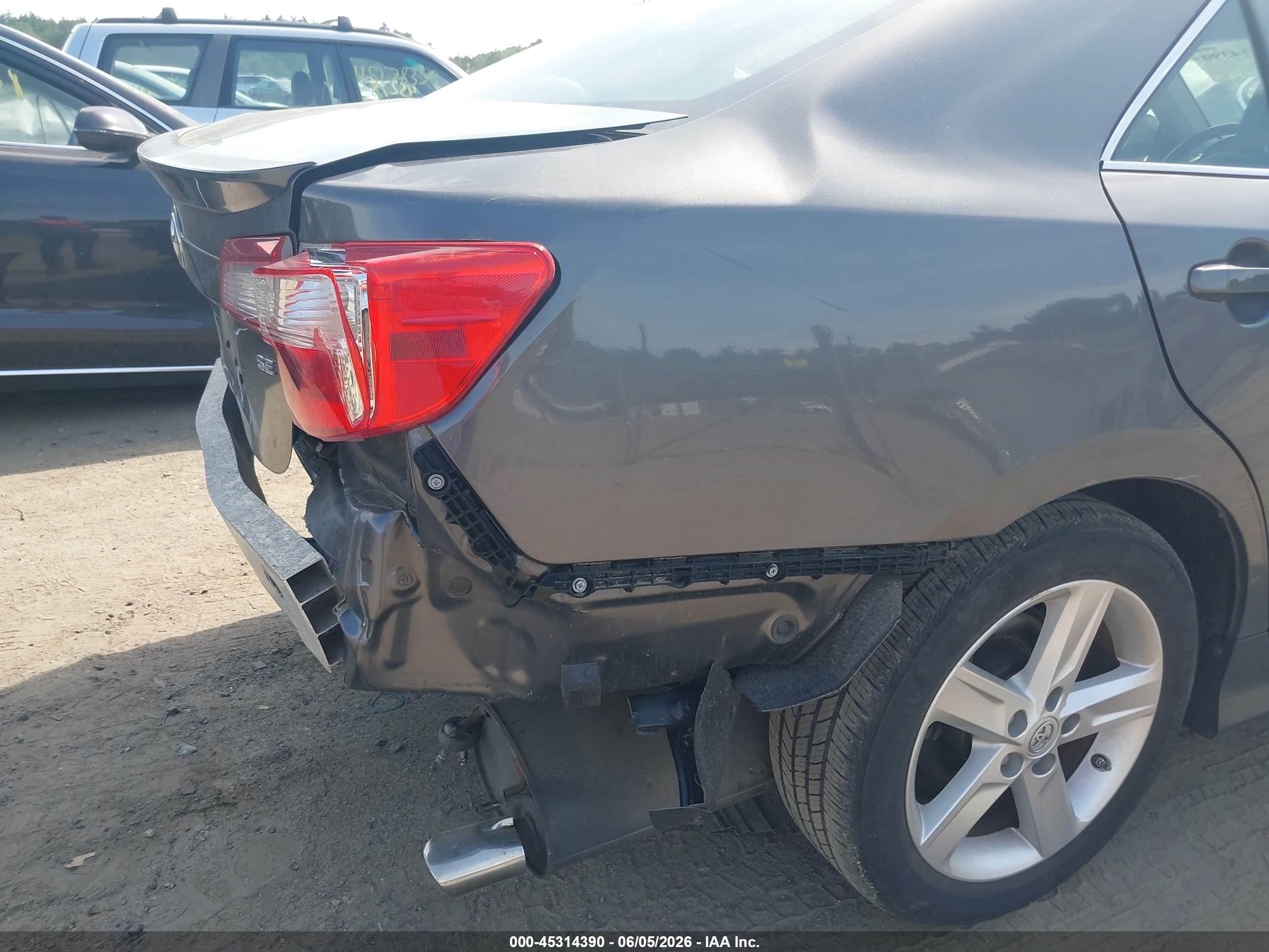 2014 Toyota Camry Se Gray vin: 4T1BF1FK1EU323166