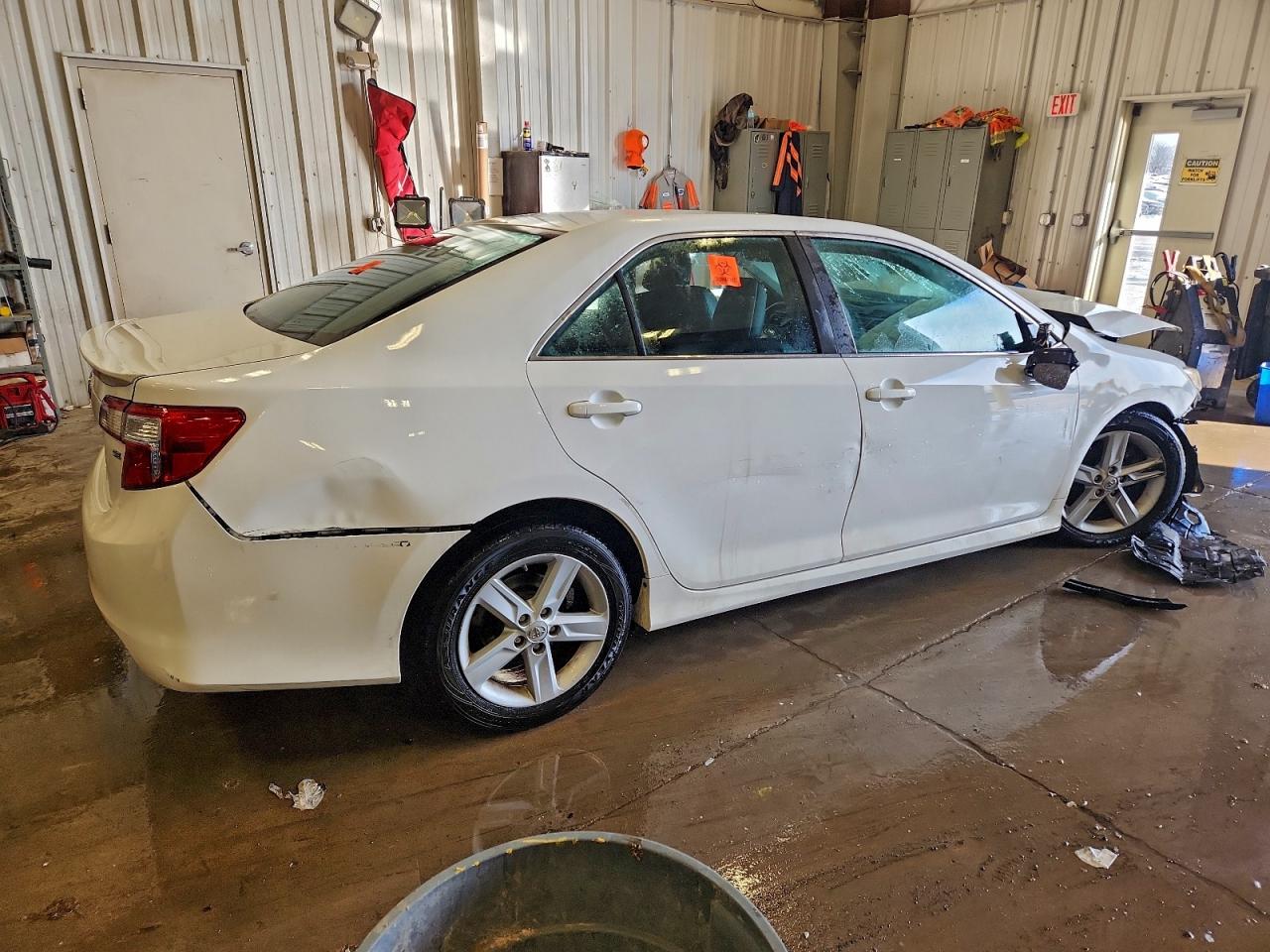 2014 Toyota Camry Se White vin: 4T1BF1FK1EU325600