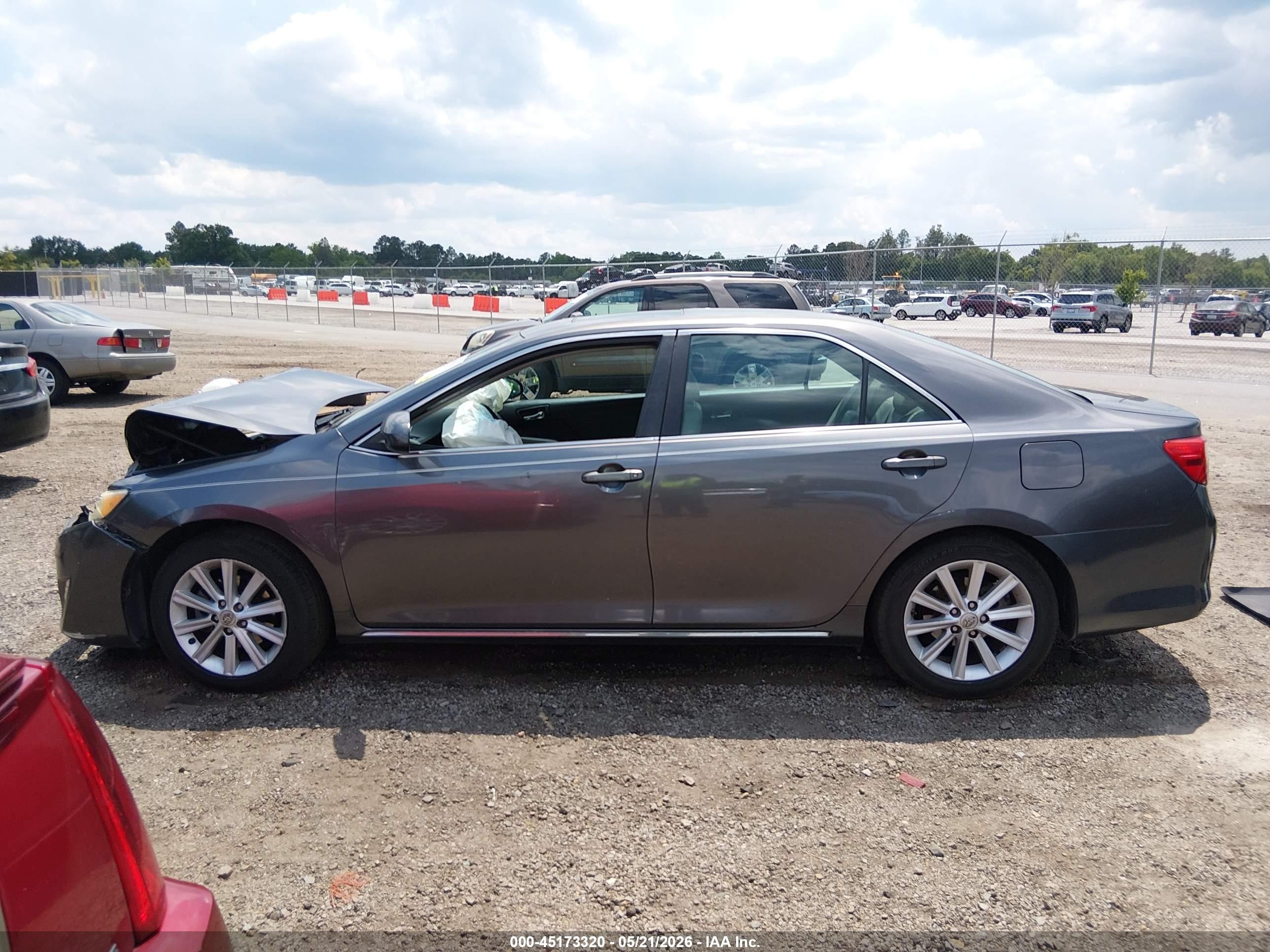 2014 Toyota Camry Xle Gray vin: 4T1BF1FK1EU350108