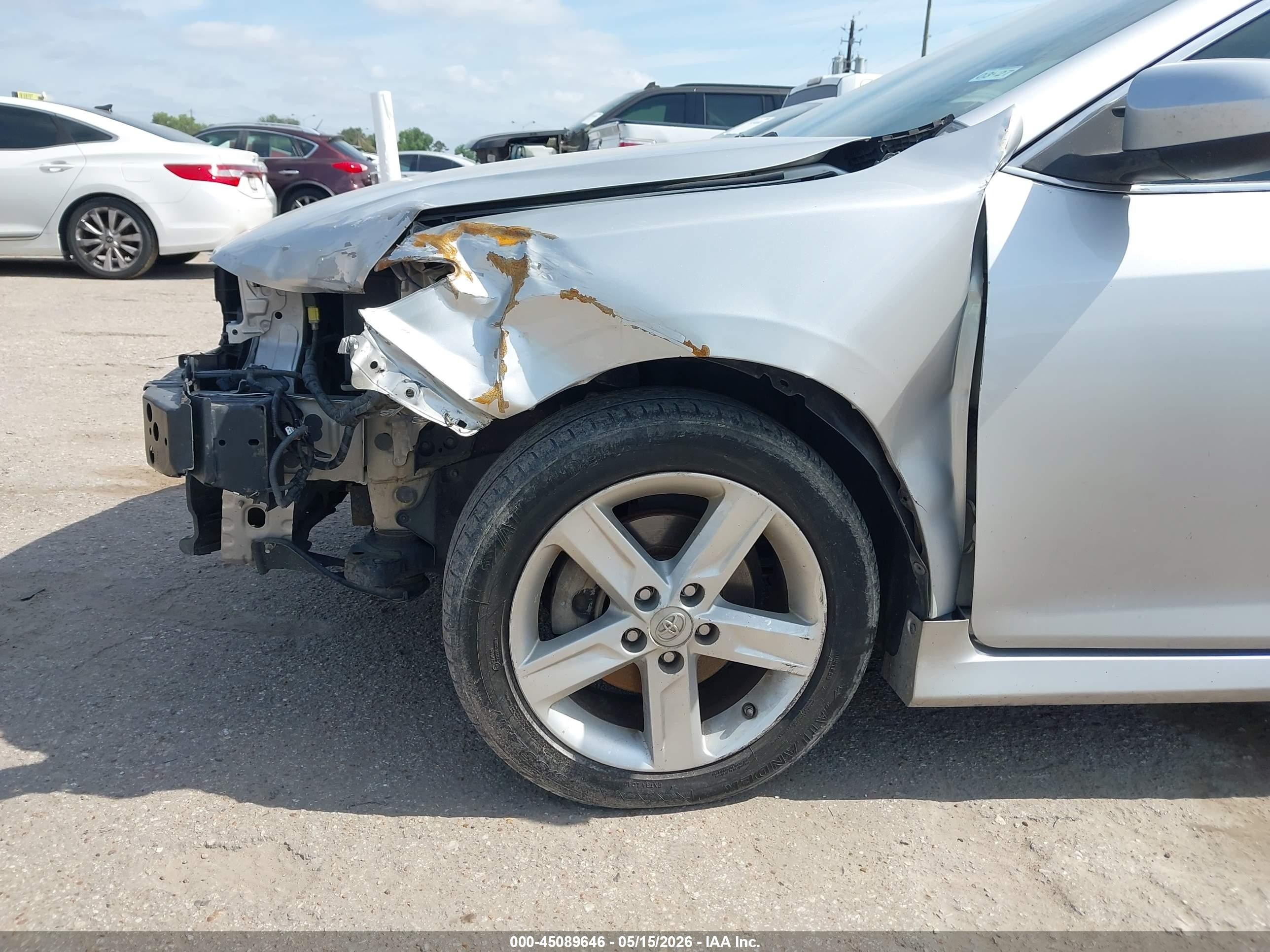 2014 Toyota Camry Se Серебряный vin: 4T1BF1FK1EU355972