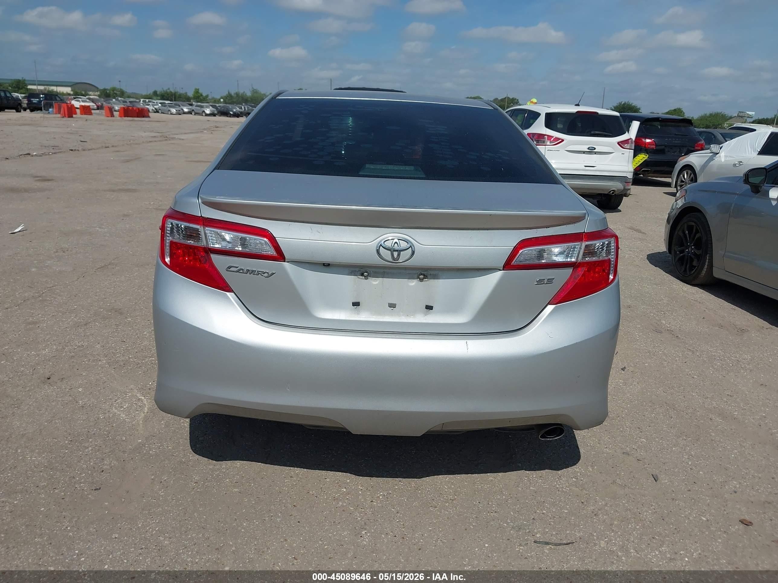 2014 Toyota Camry Se Серебряный vin: 4T1BF1FK1EU355972