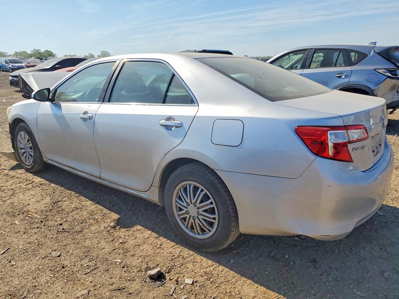 2014 Toyota Camry Le Серебряный vin: 4T1BF1FK1EU356295