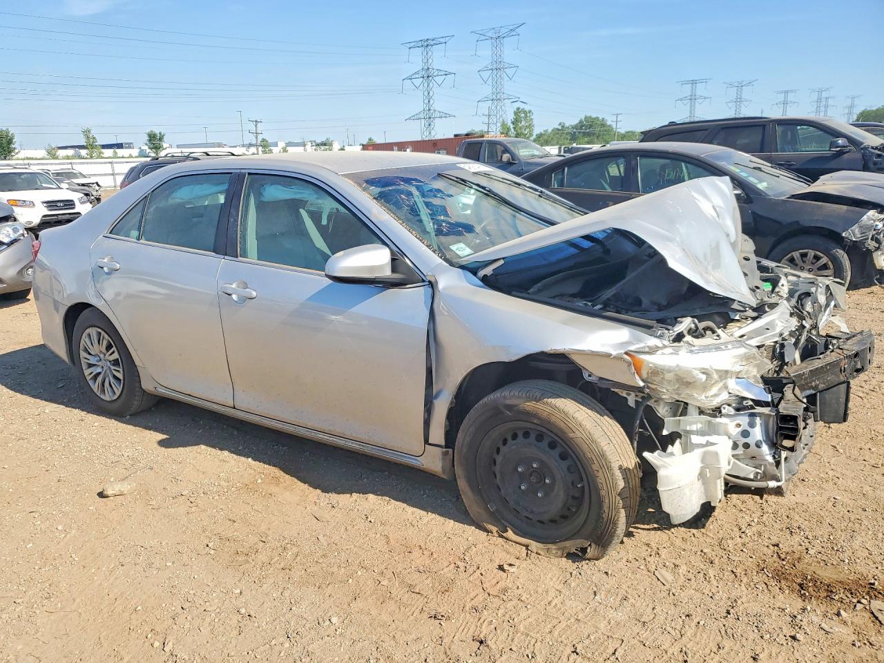 2014 Toyota Camry Le Серебряный vin: 4T1BF1FK1EU356295
