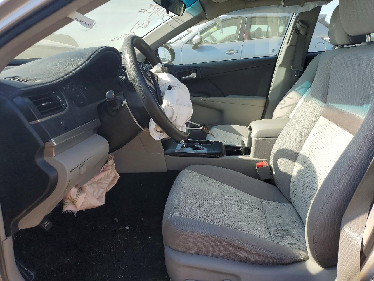 2014 Toyota Camry Le Серебряный vin: 4T1BF1FK1EU356295