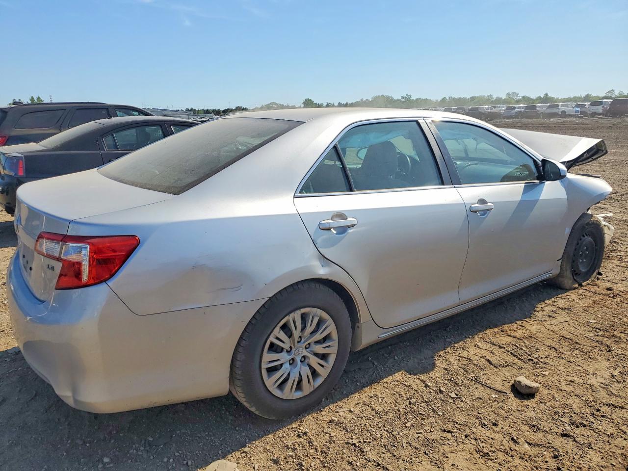 2014 Toyota Camry Le Серебряный vin: 4T1BF1FK1EU356295