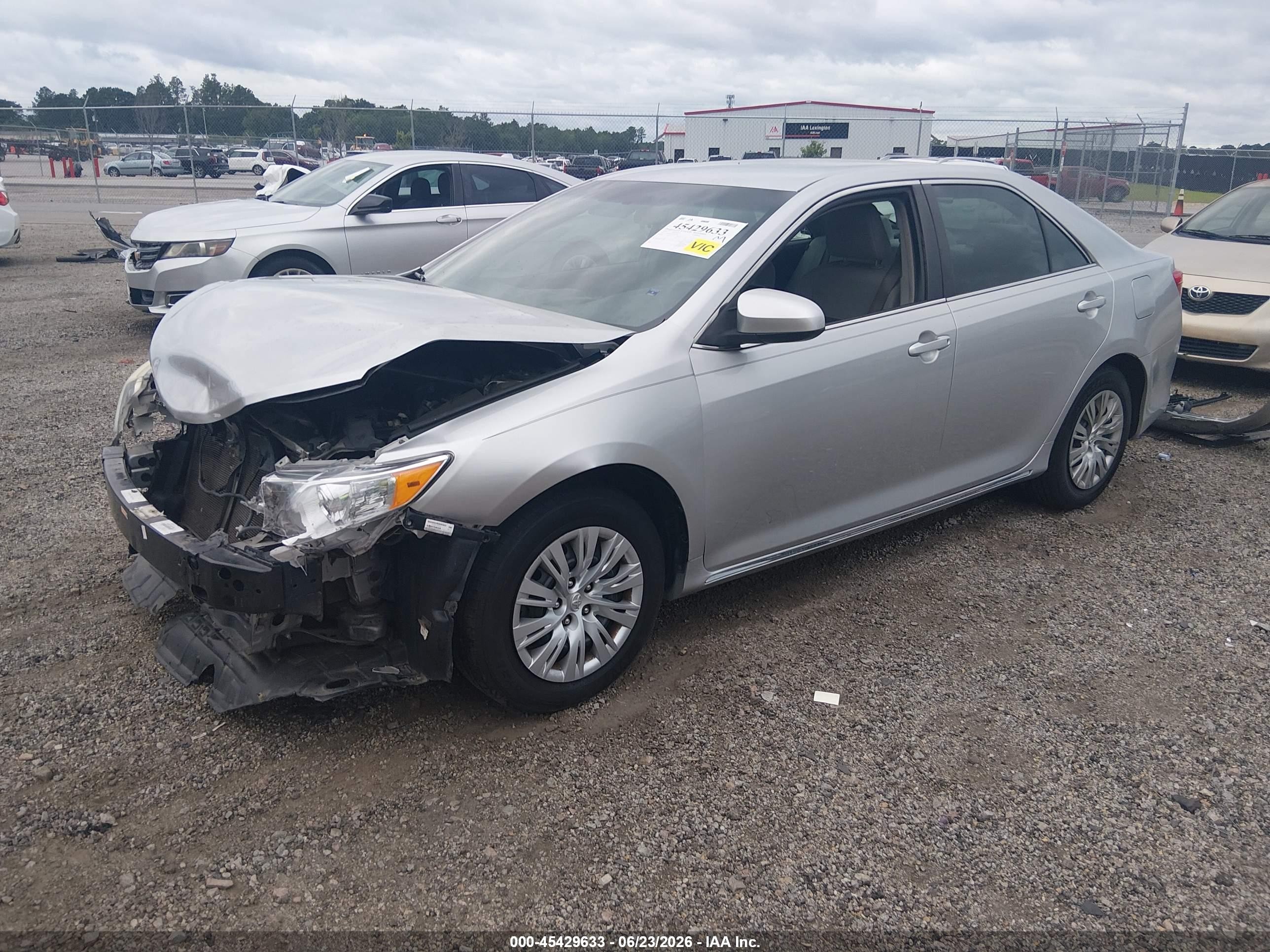 2014 Toyota Camry Le Silver vin: 4T1BF1FK1EU387160