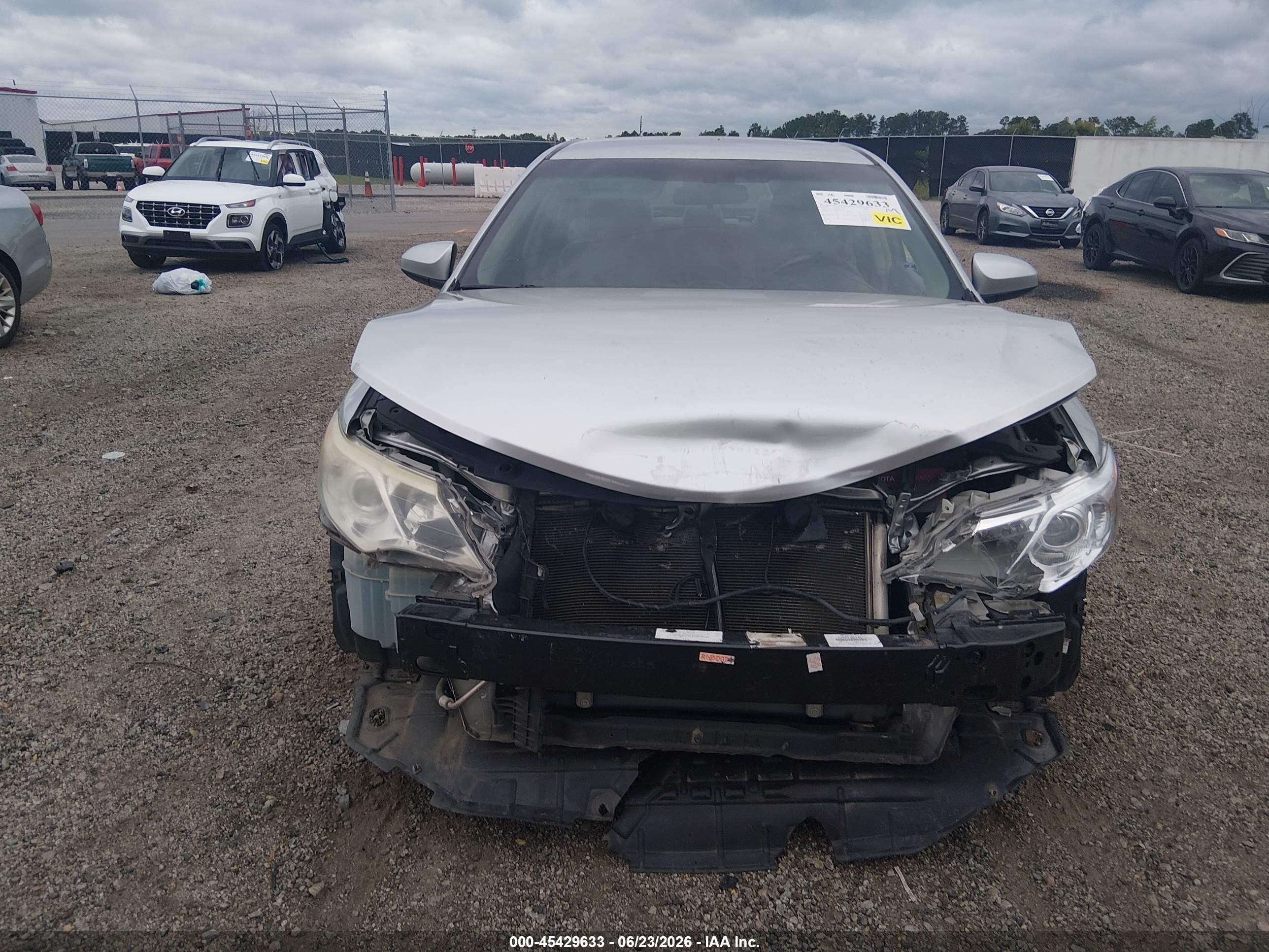2014 Toyota Camry Le Silver vin: 4T1BF1FK1EU387160