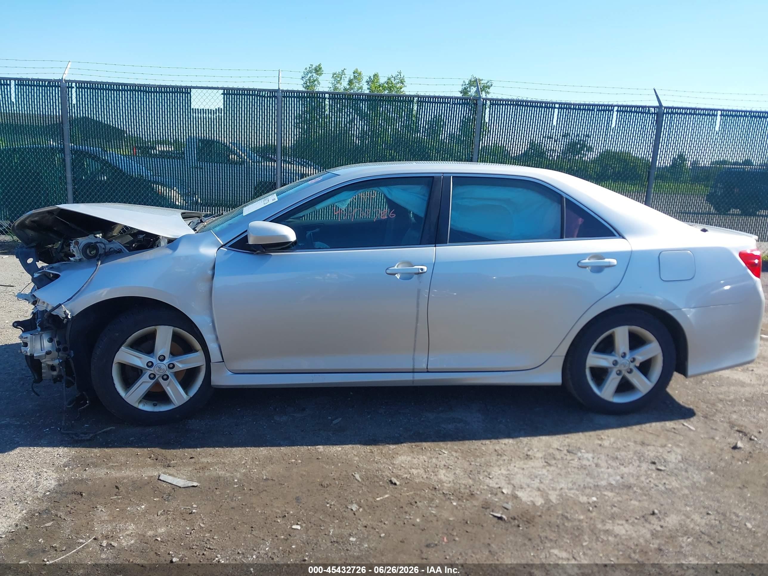 2014 Toyota Camry Se Silver vin: 4T1BF1FK1EU392388