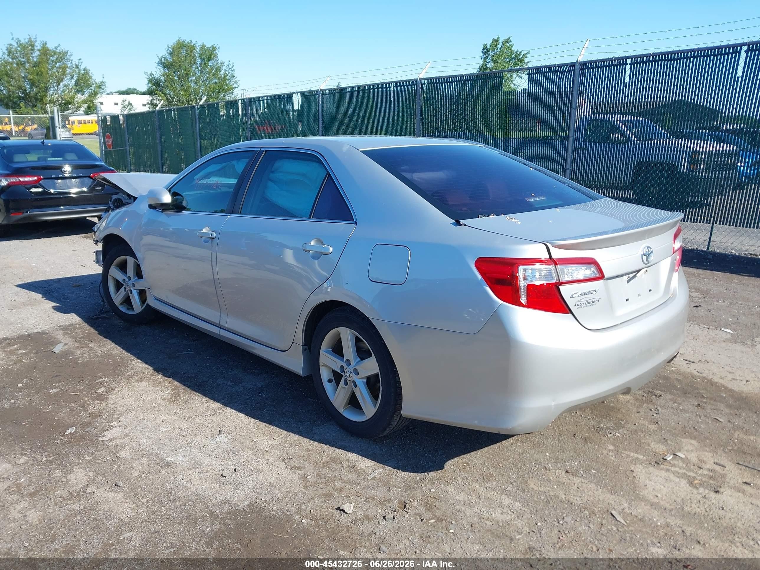 2014 Toyota Camry Se Silver vin: 4T1BF1FK1EU392388