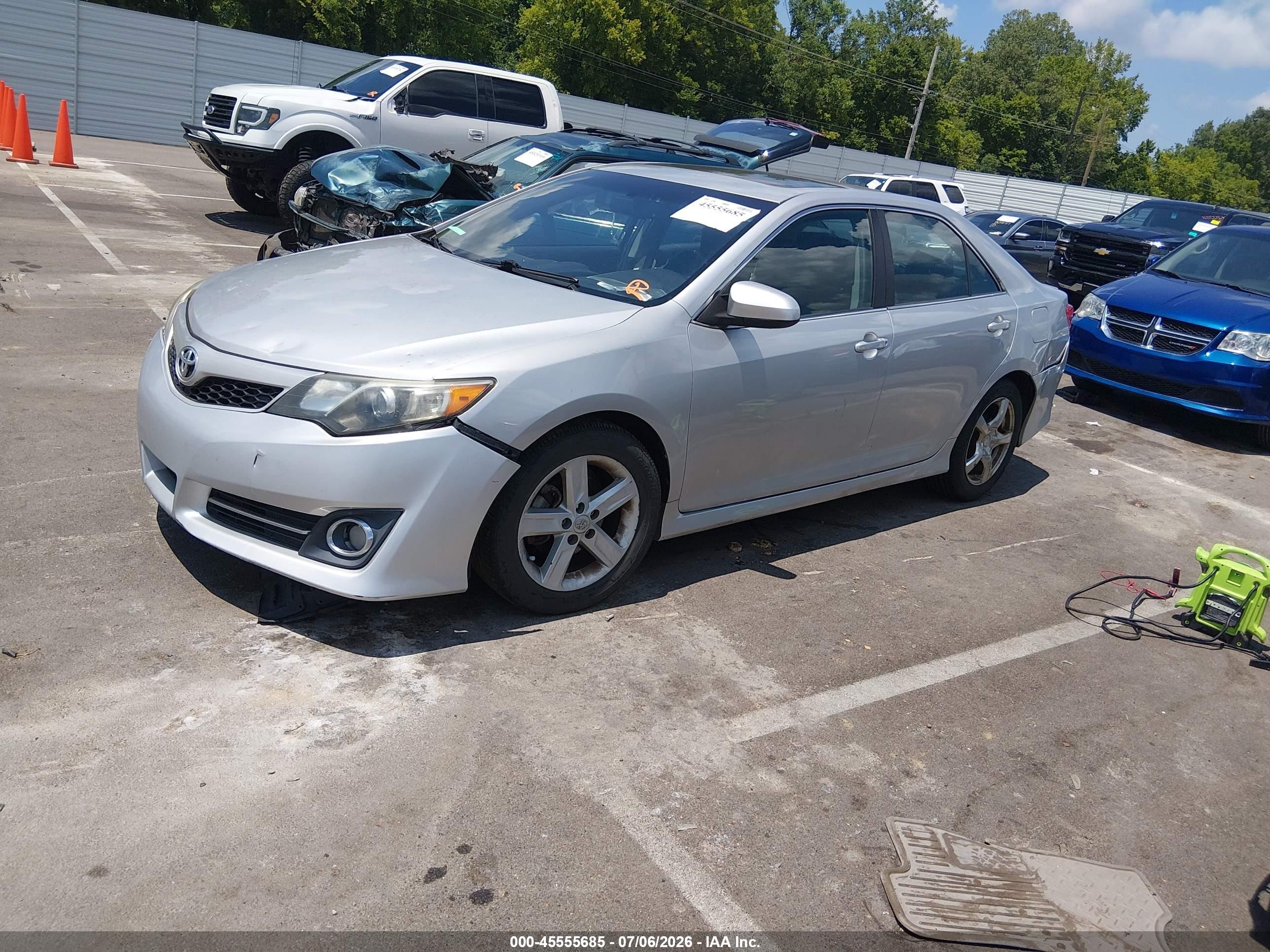 2014 Toyota Camry Se Silver vin: 4T1BF1FK1EU393542