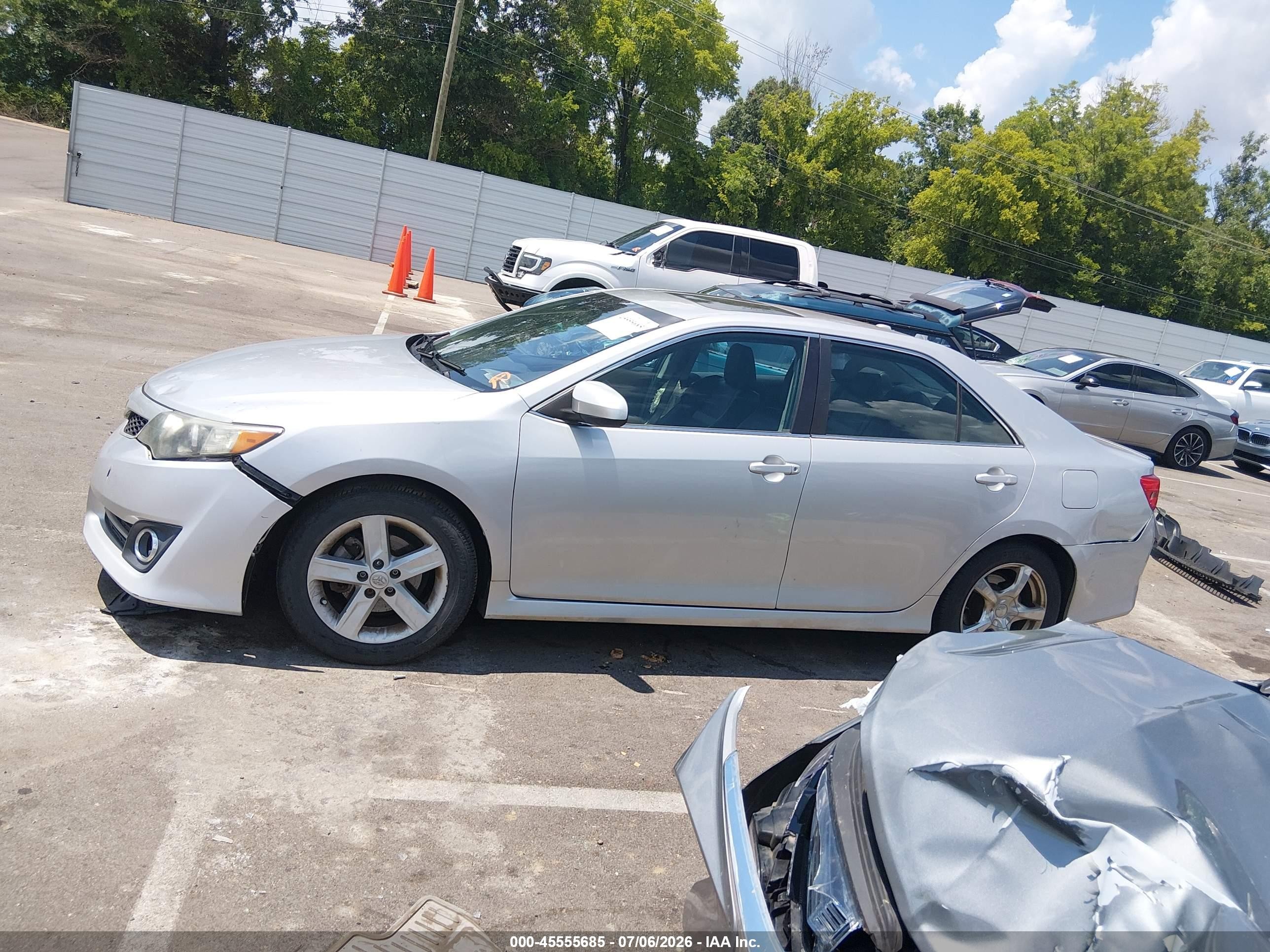 2014 Toyota Camry Se Silver vin: 4T1BF1FK1EU393542